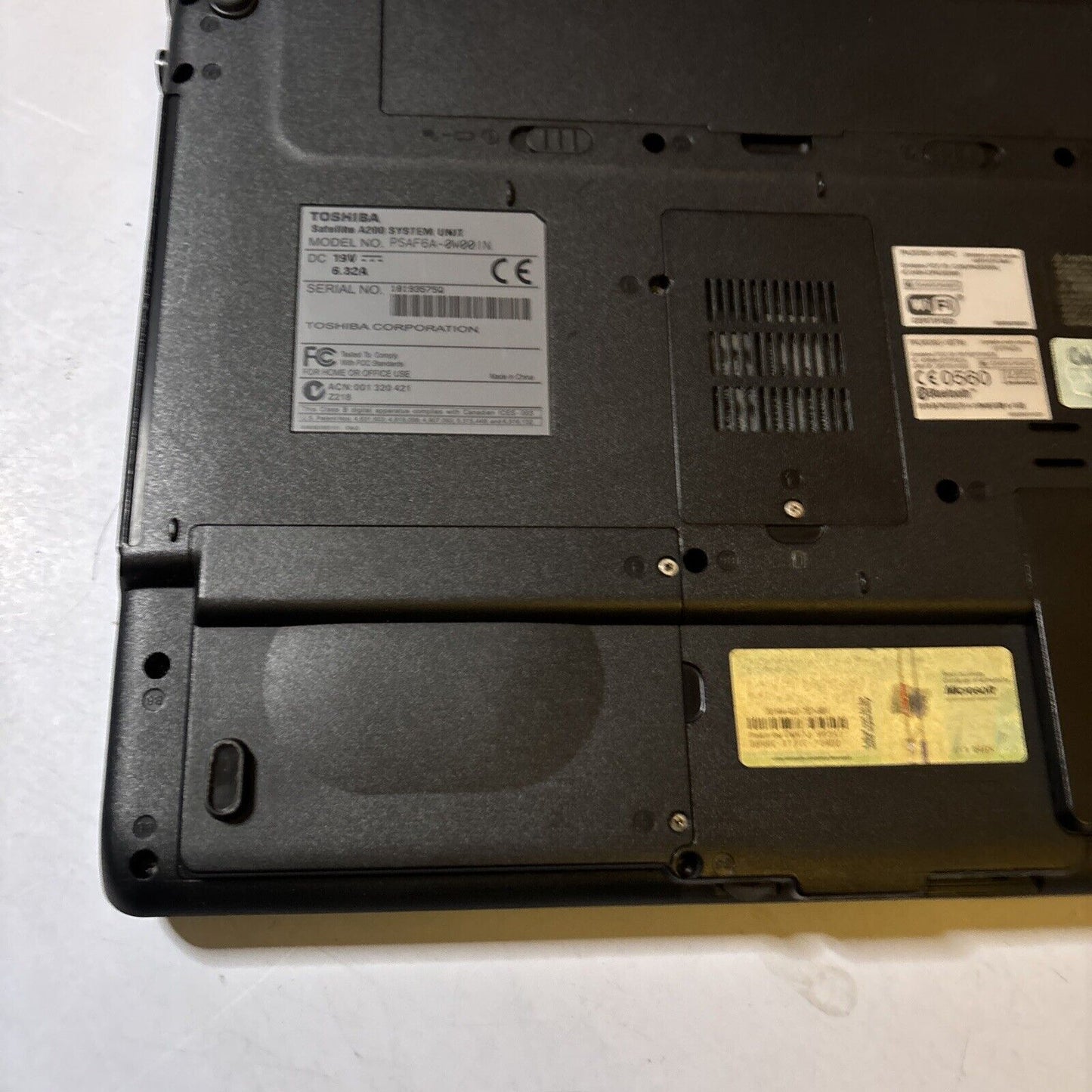 Toshiba Satellite A200 Laptop PSAF6A *For Parts Or Repair*