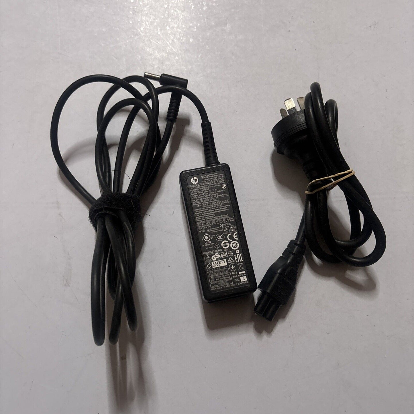 Genuine HP HSTNN-DA40 740015-003 AC Adapter 19.5V 2.31A