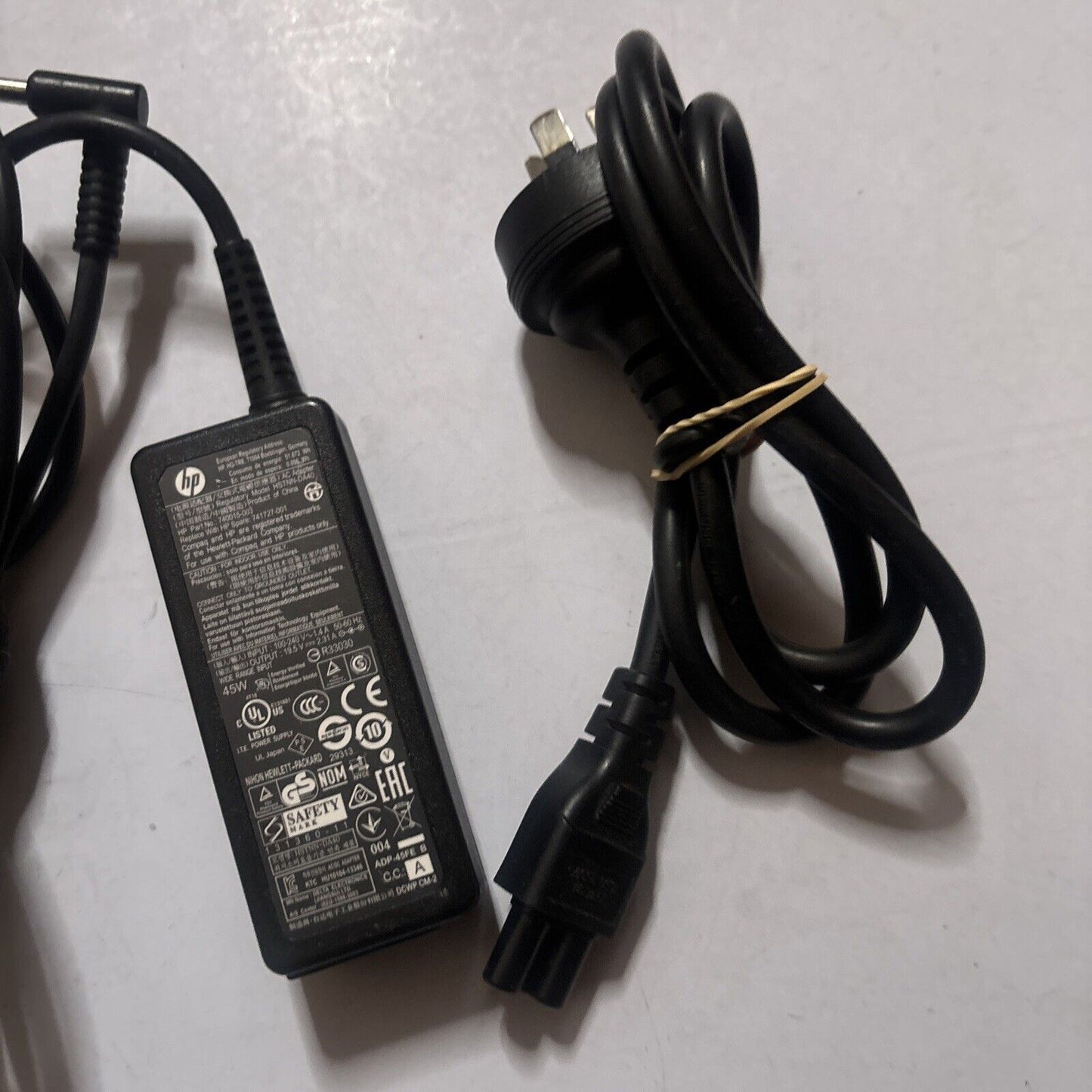 Genuine HP HSTNN-DA40 740015-003 AC Adapter 19.5V 2.31A