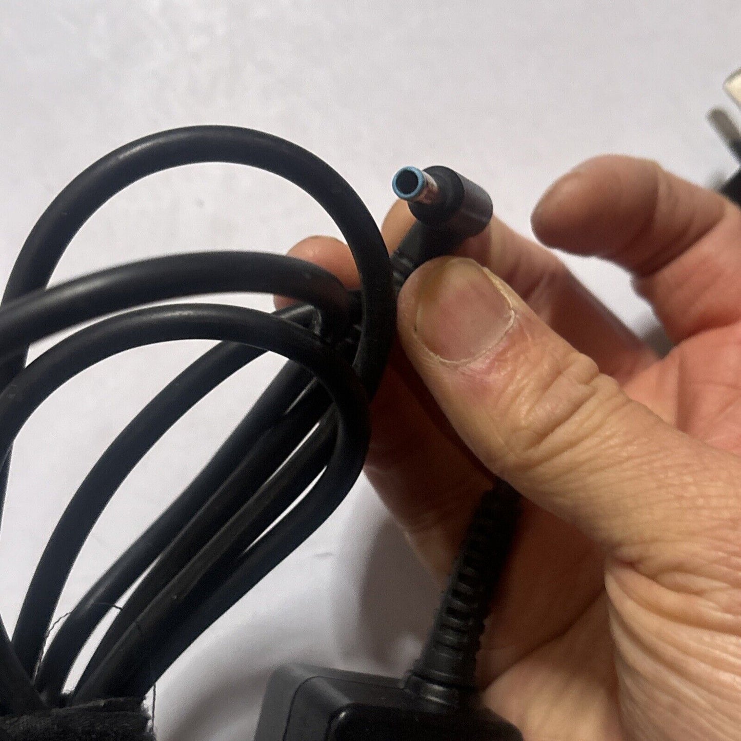 Genuine HP HSTNN-DA40 740015-003 AC Adapter 19.5V 2.31A