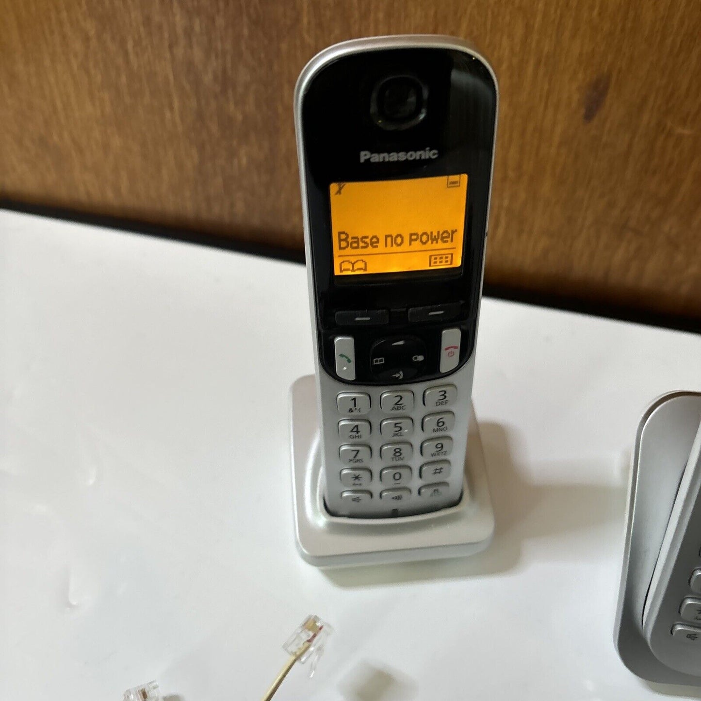 Panasonic KX-TGC220AL Digital Answering Machine & 3 Handsets