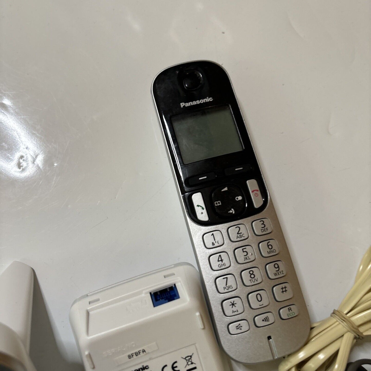 Panasonic KX-TGC220AL Digital Answering Machine & 3 Handsets