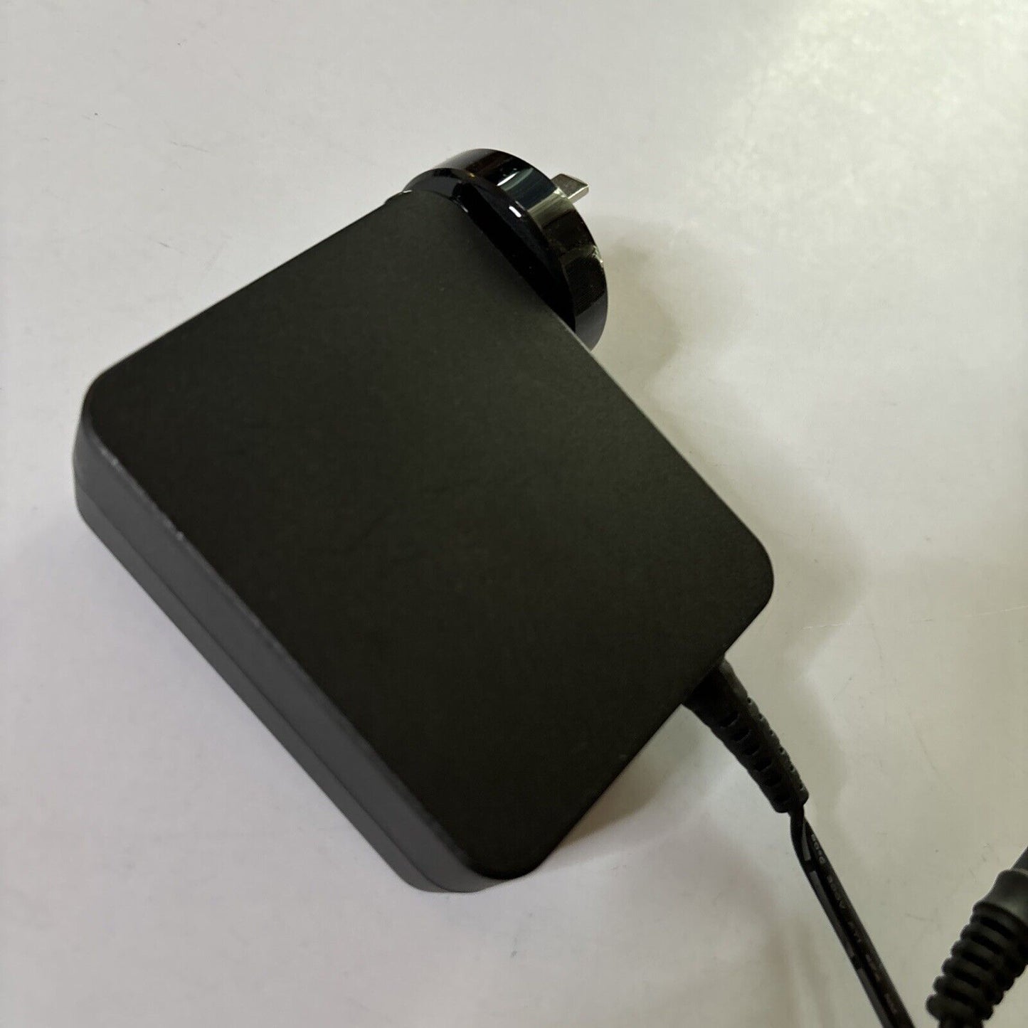 Genuine Netgear AC Adapter AD898120 12V 3.5A