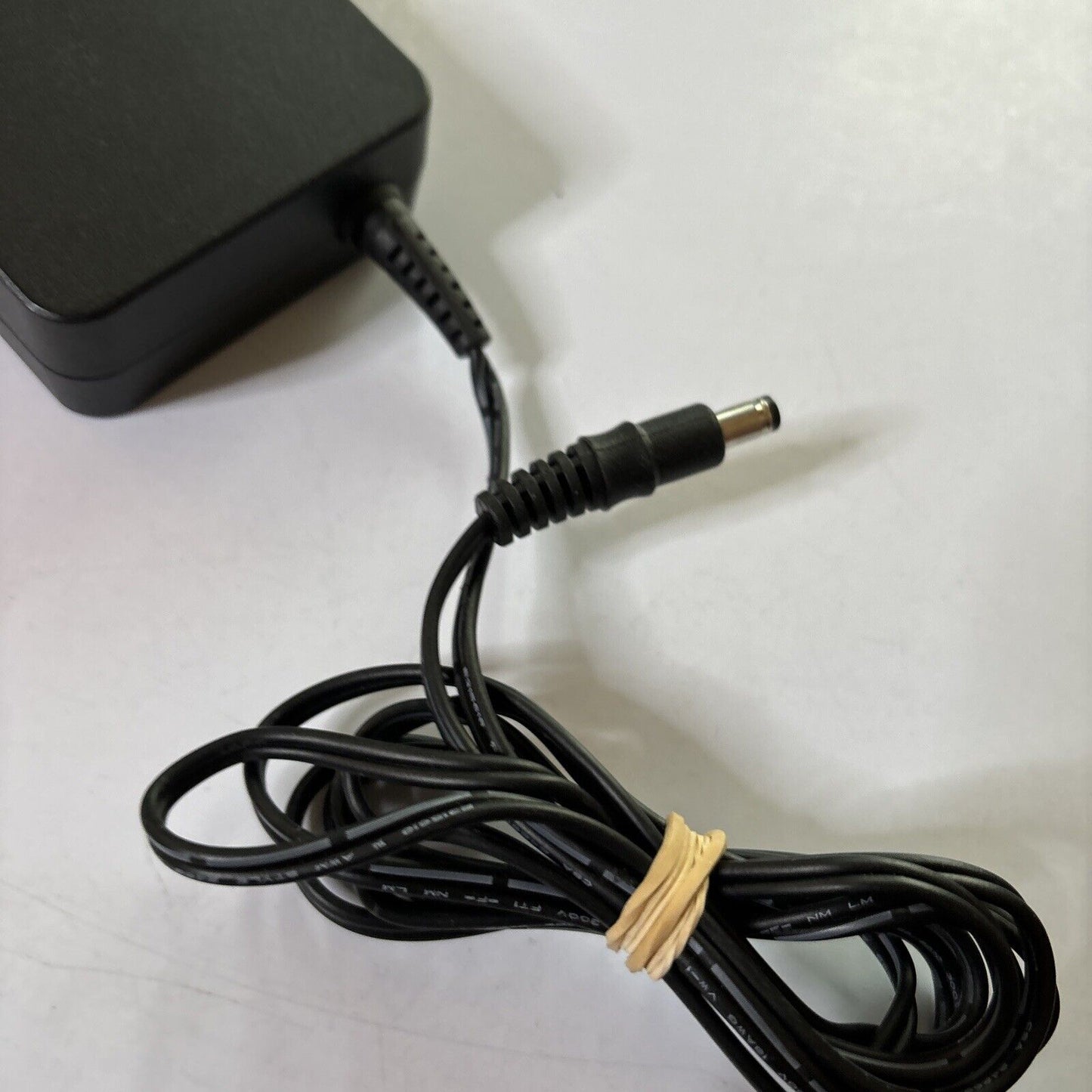 Genuine Netgear AC Adapter AD898120 12V 3.5A