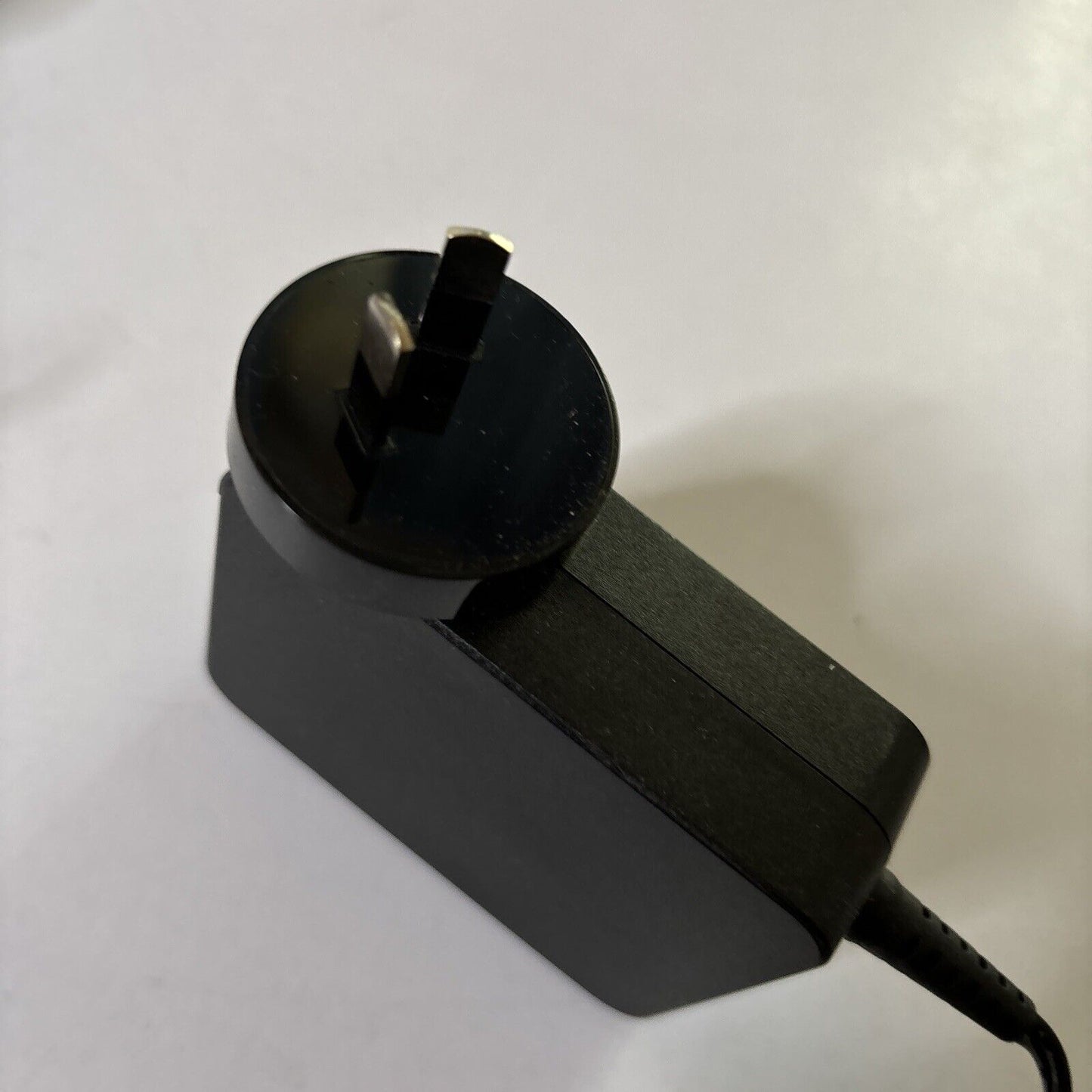 Genuine Netgear AC Adapter AD898120 12V 3.5A