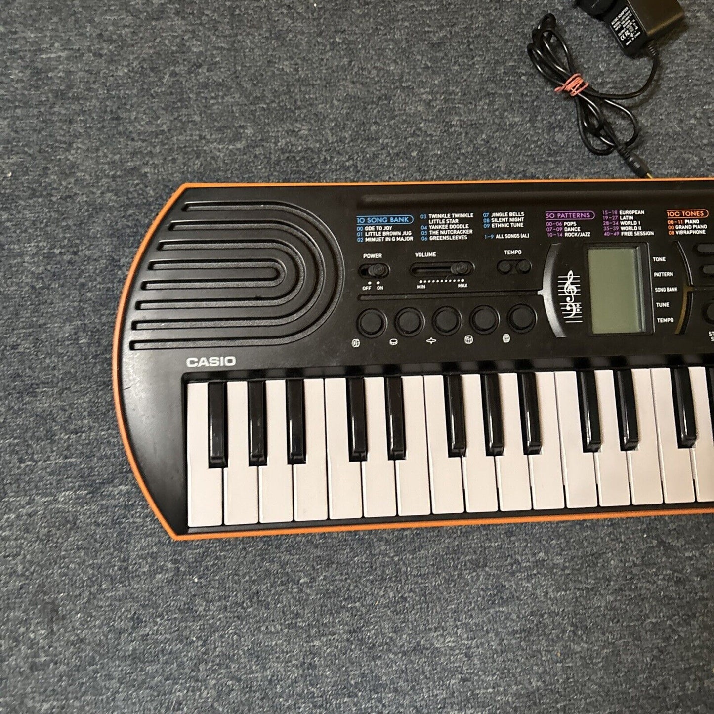 Casio SA-76 Electronic Keyboard 44 Keys with AC Adapter