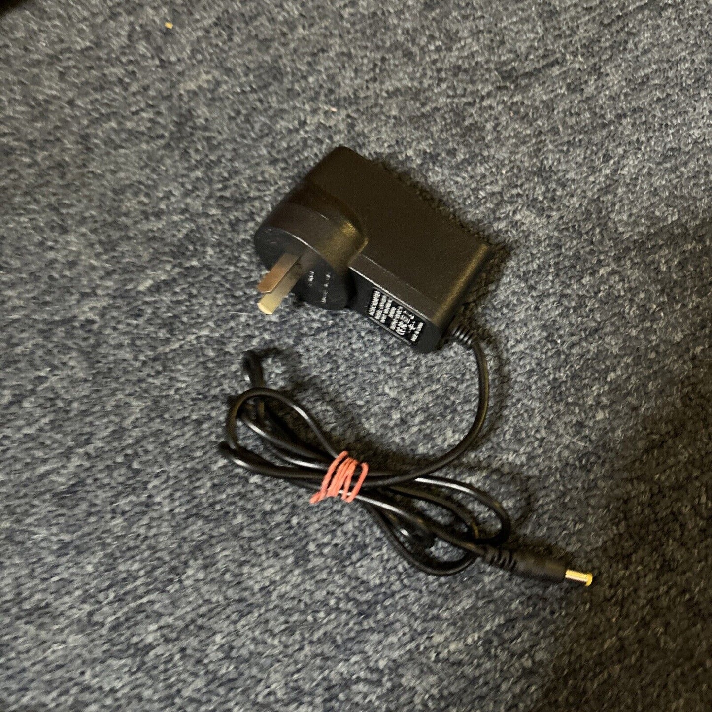 Casio SA-76 Electronic Keyboard 44 Keys with AC Adapter