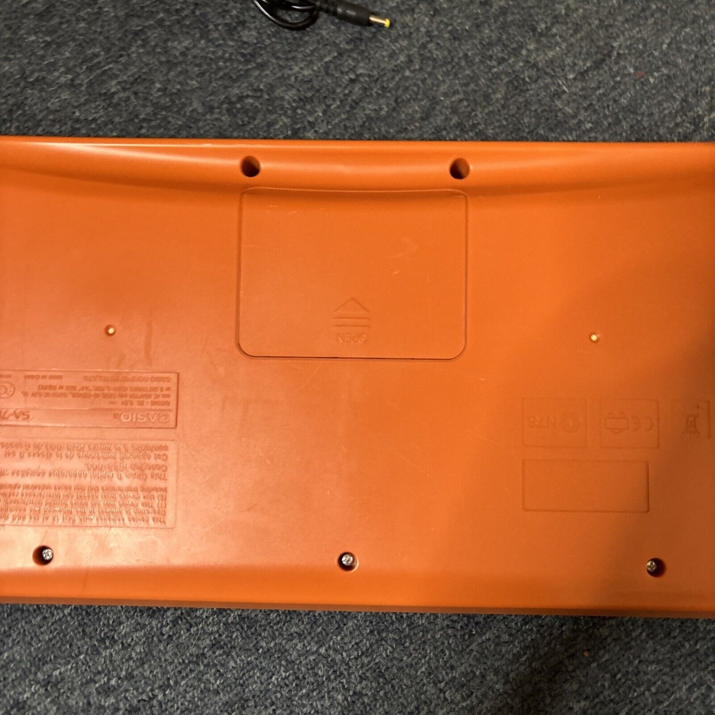 Casio SA-76 Electronic Keyboard 44 Keys with AC Adapter