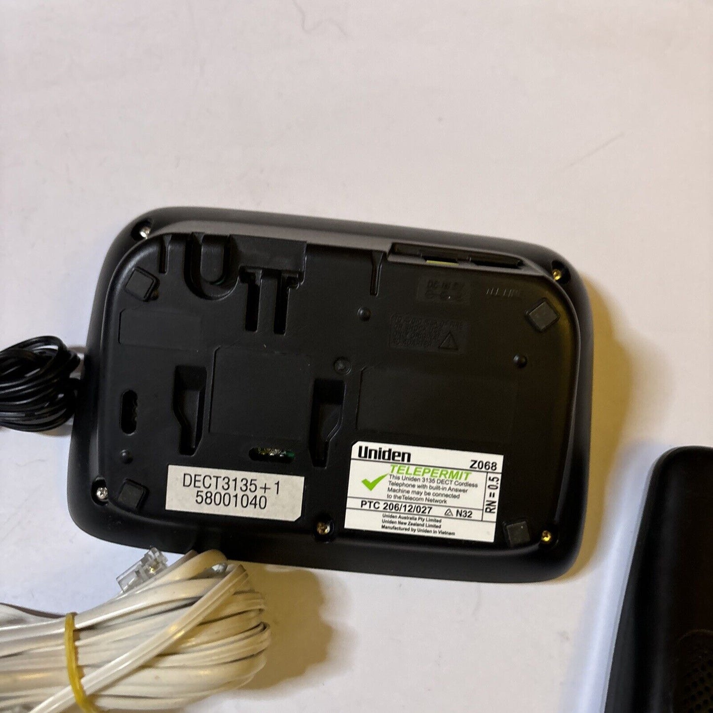 Uniden DECT3135+1 Digital Answering Machine And Handset