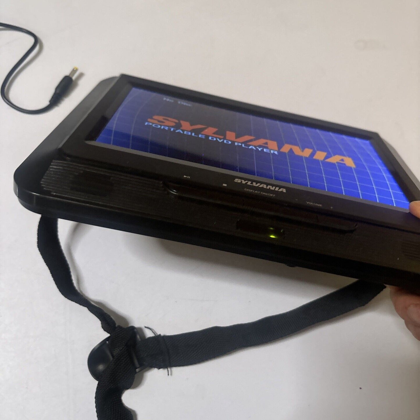 Sylvania 9" Portable DVD Player Region 1 SDVD9805-C