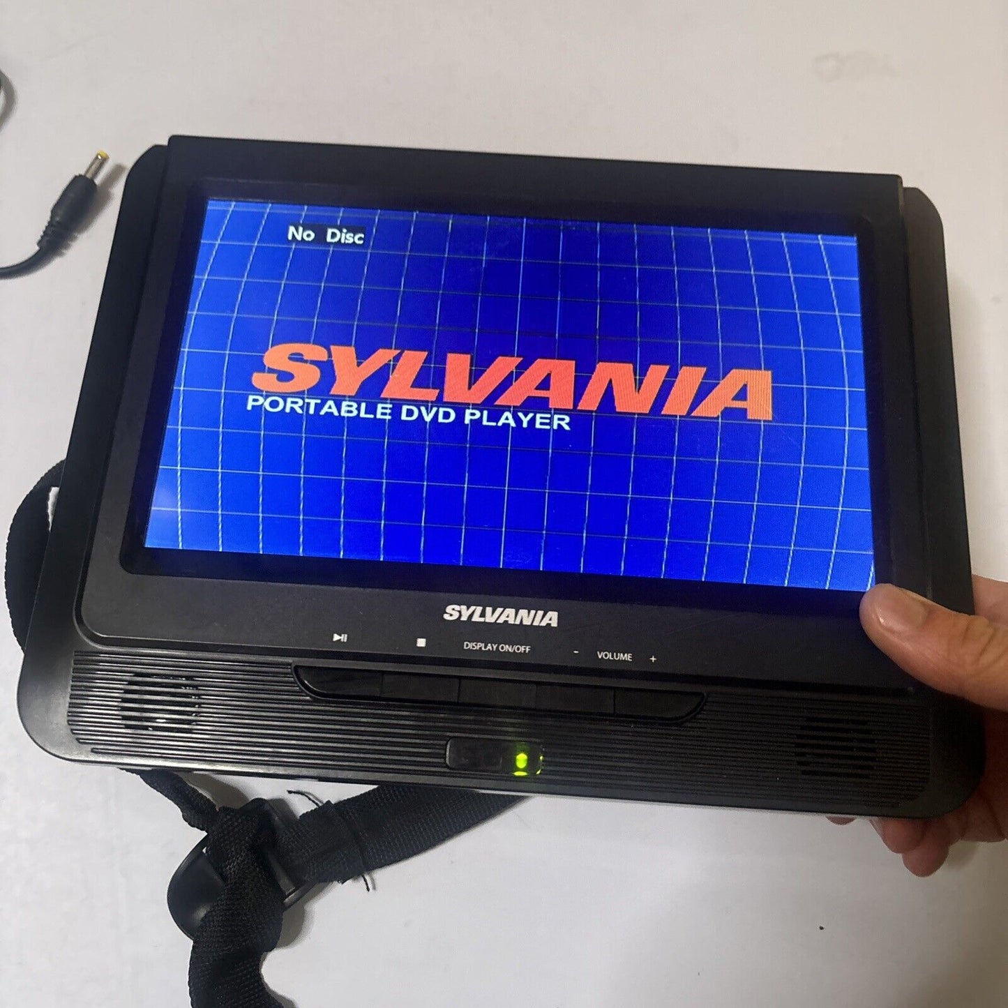 Sylvania 9" Portable DVD Player Region 1 SDVD9805-C