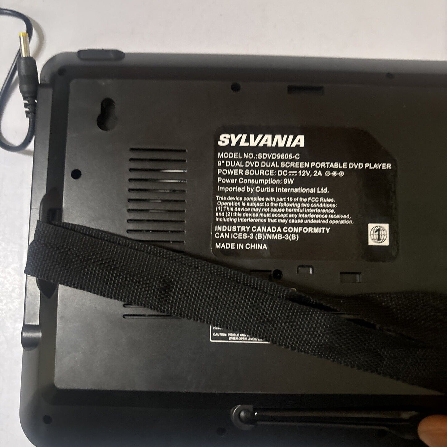 Sylvania 9" Portable DVD Player Region 1 SDVD9805-C