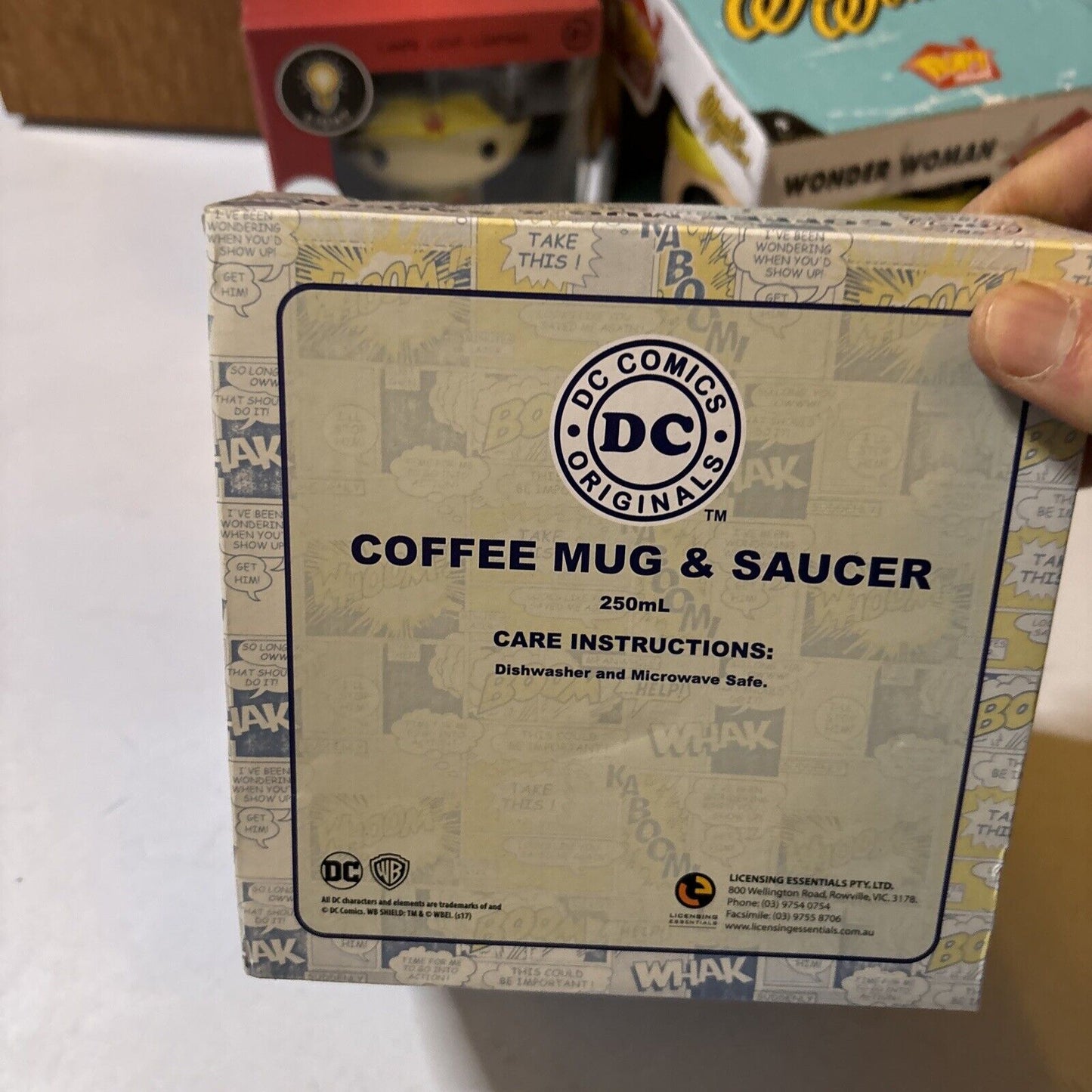 WONDER WOMAN Set: Light, Coffee Mug & Saucer, Ceramic Mug Pop!