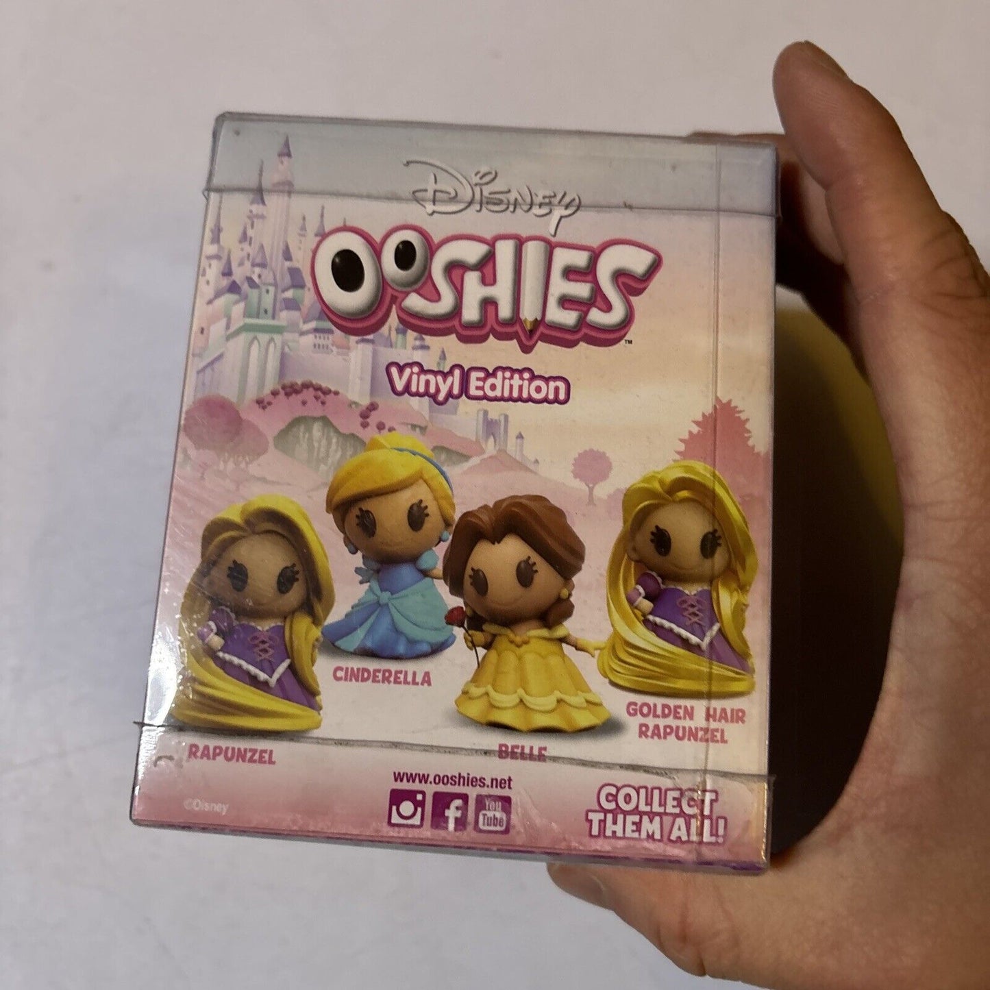 Ooshies Disney Vinyl Edition: Belle, Rapunzel