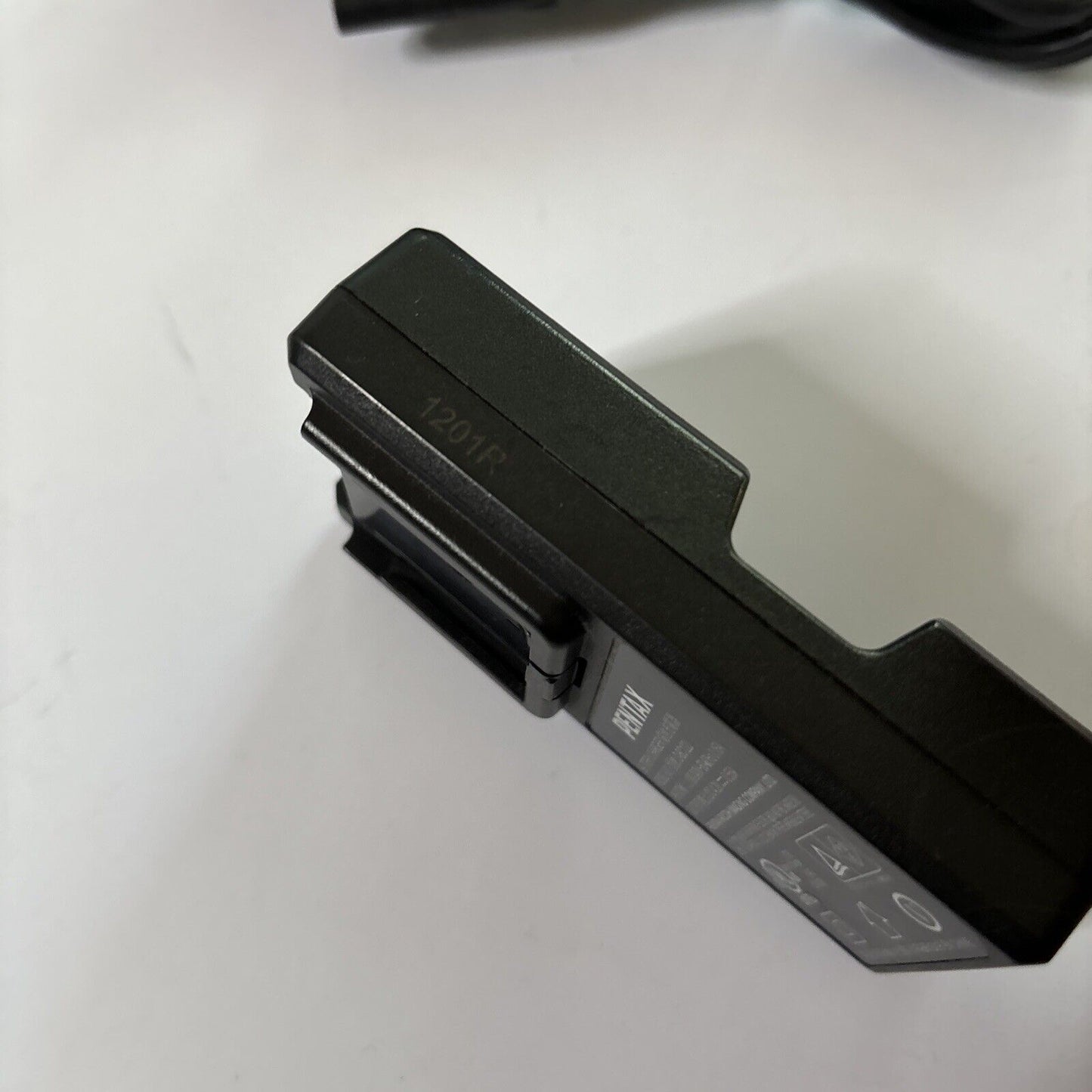 Genuine Pentax D-BC122J Battery Charger for Optio S10 S12 VS20 Q Q-S1 Q10 Q7