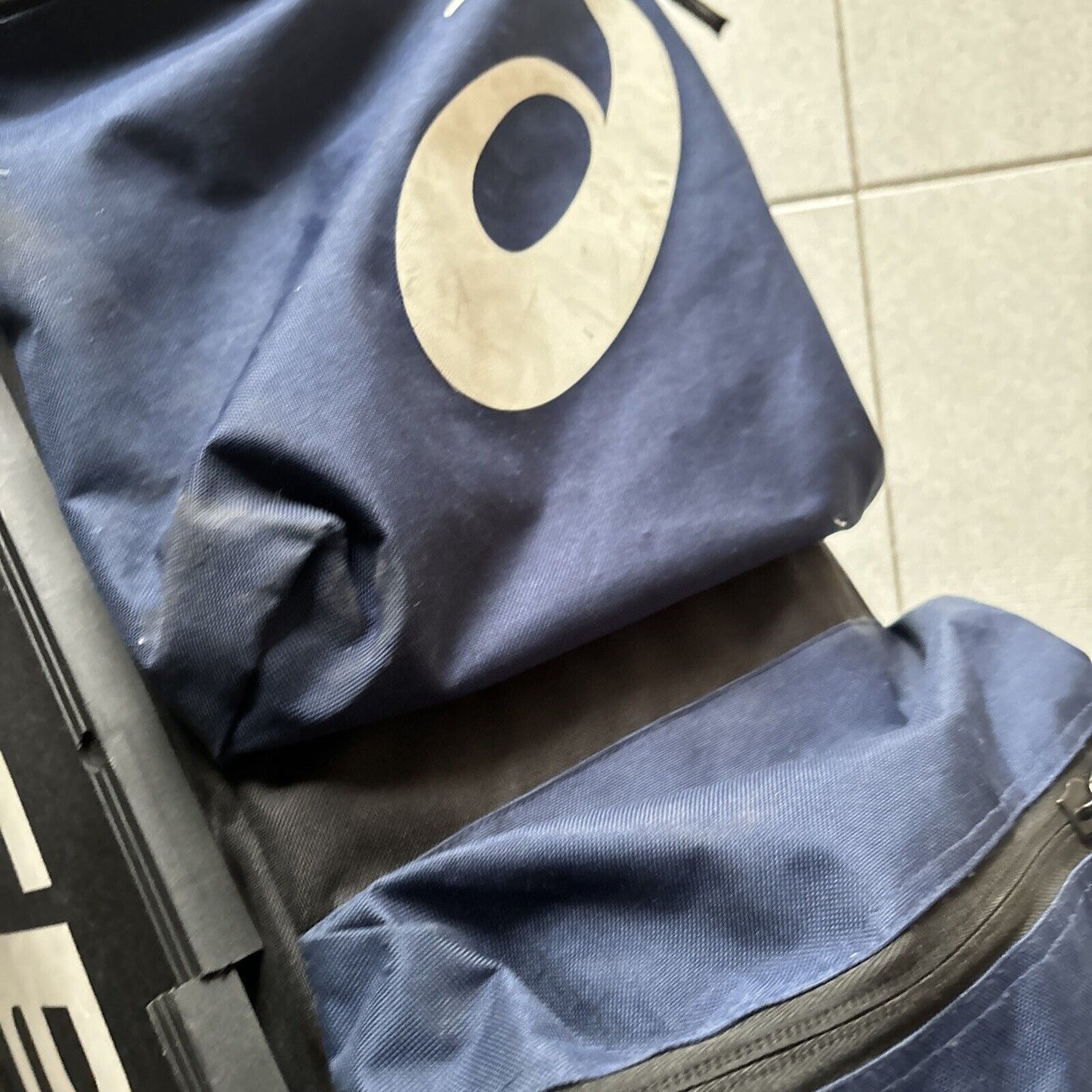 AFL Western Bulldogs ASICS Large Luggage Wheels Baggage