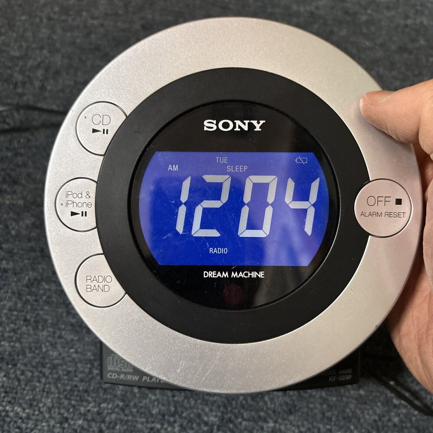 Sony Dream Machine Alarm Clock CD Player AM/FM Radio 30-pin iPod ICF-CD3ip