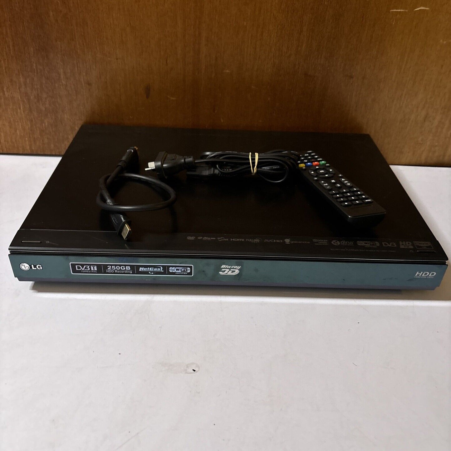 LG 3D Blu-ray DVD Player With HDD 250GB & HD Tuner HR698D Region 4 & B