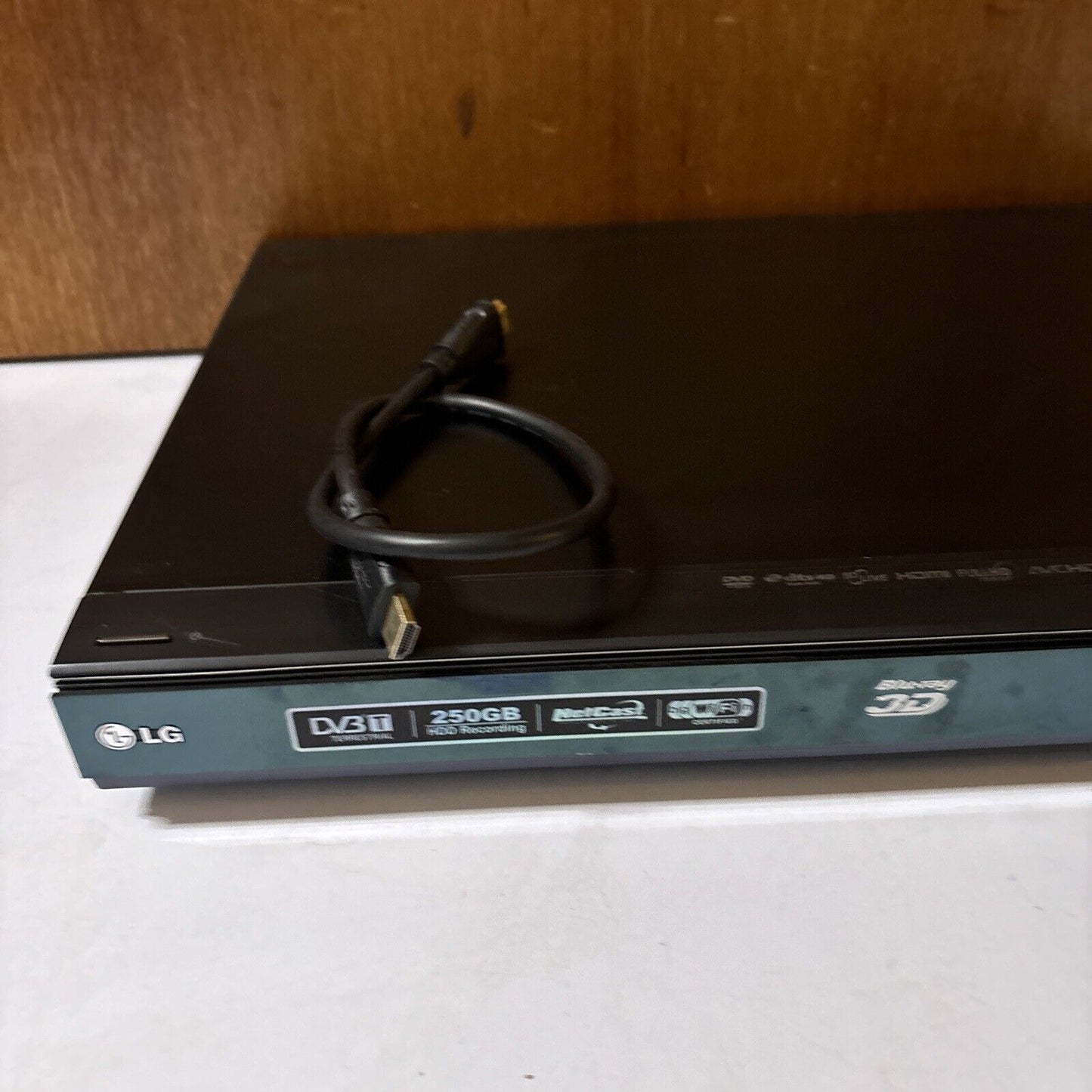LG 3D Blu-ray DVD Player With HDD 250GB & HD Tuner HR698D Region 4 & B