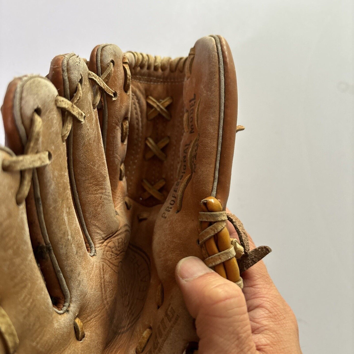 Regent Leather Baseball Glove Professional Model 2436 Right Handed
