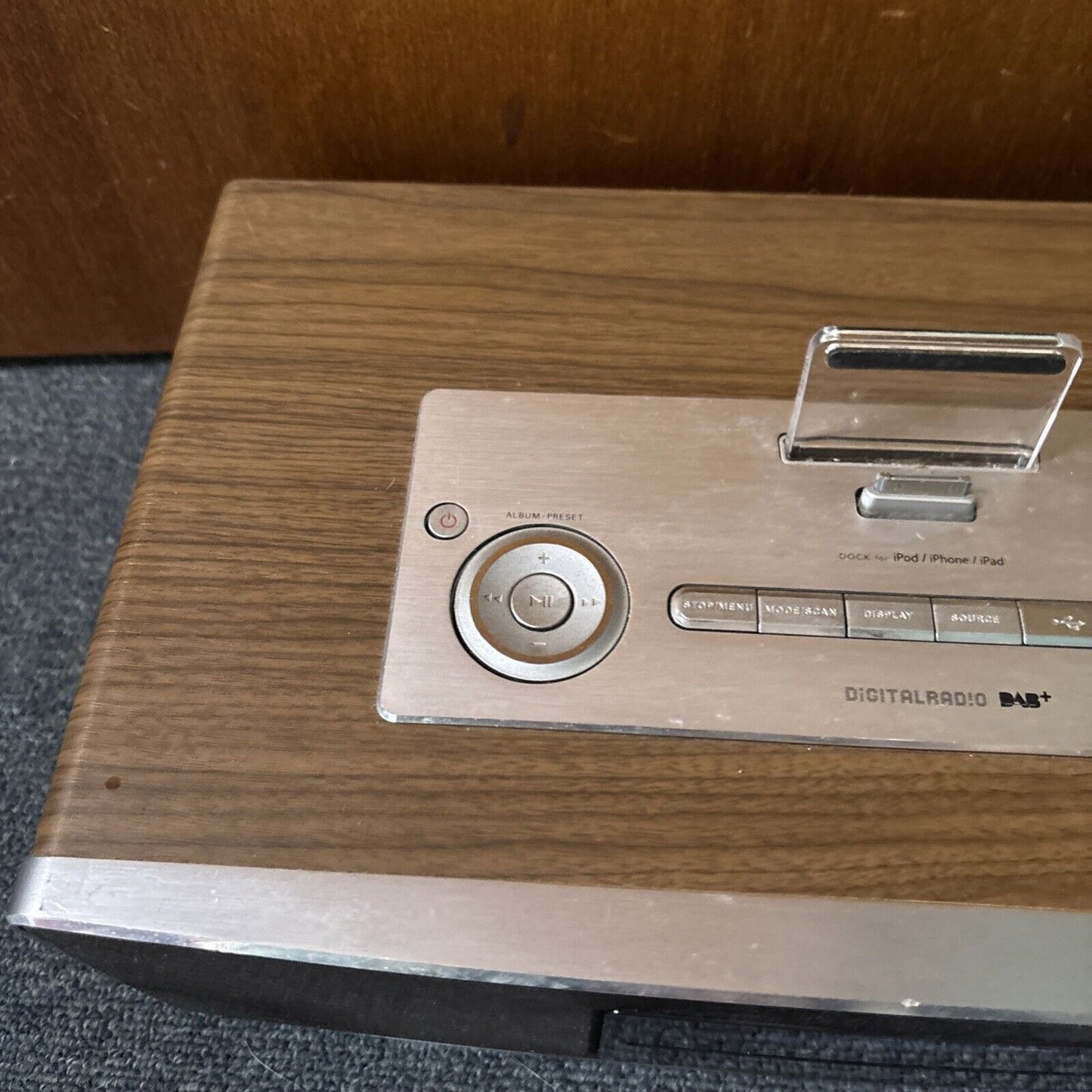 Philips Digital Radio DAB+ CD Player 30-pin iPod Dock USB DCB852/10