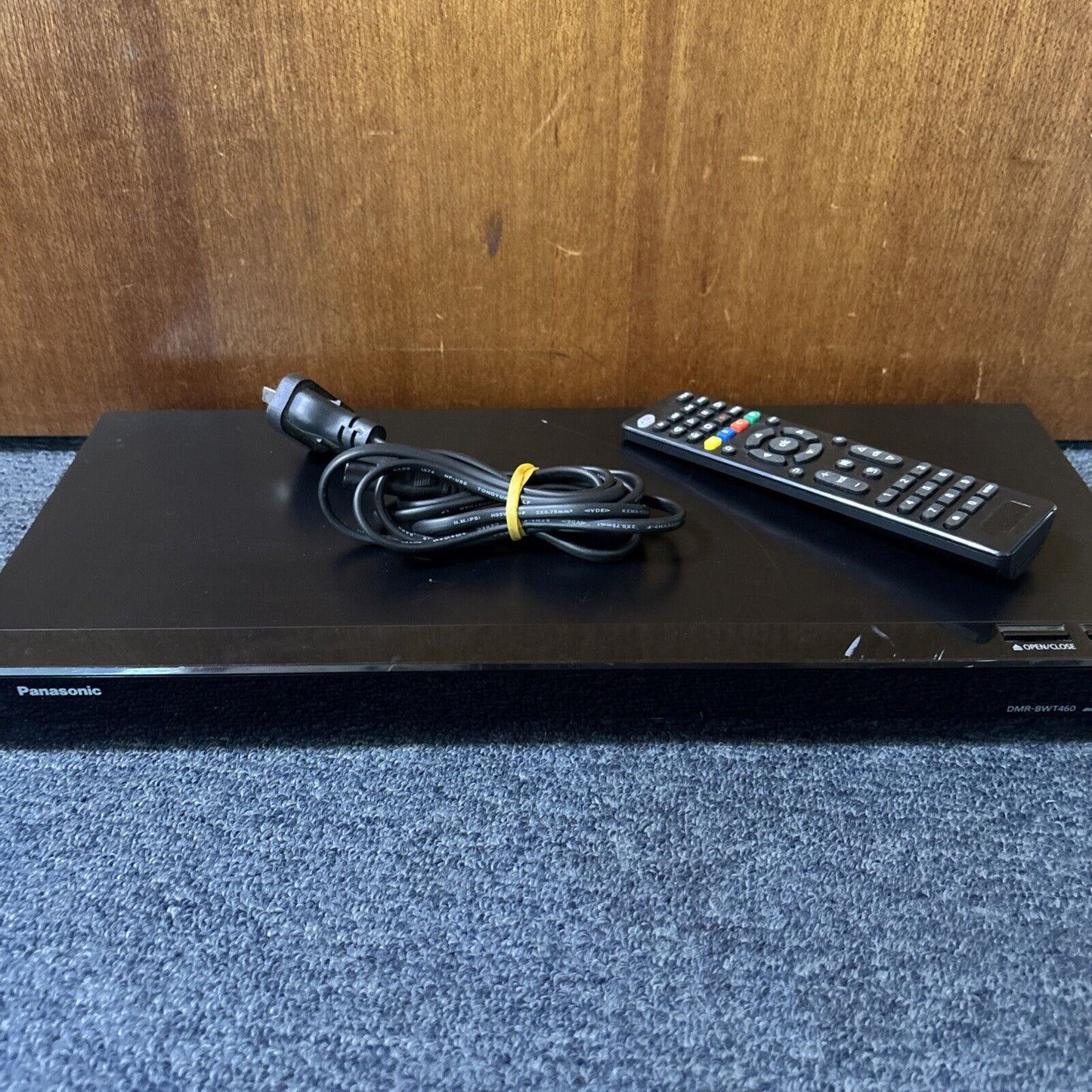 Panasonic Blu-ray Disc Recorder 500GB HDD w Remote Region B &4 DMR-BWT460