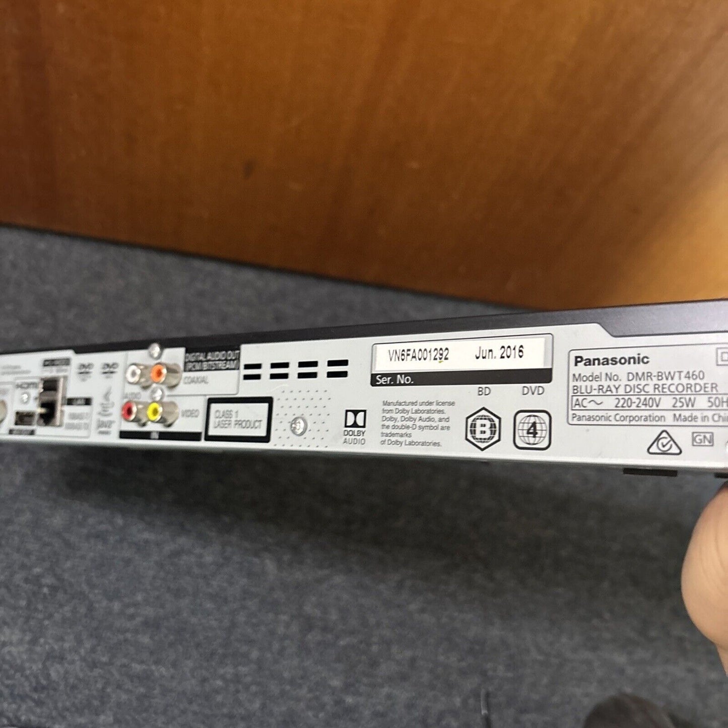 Panasonic Blu-ray Disc Recorder 500GB HDD w Remote Region B &4 DMR-BWT460
