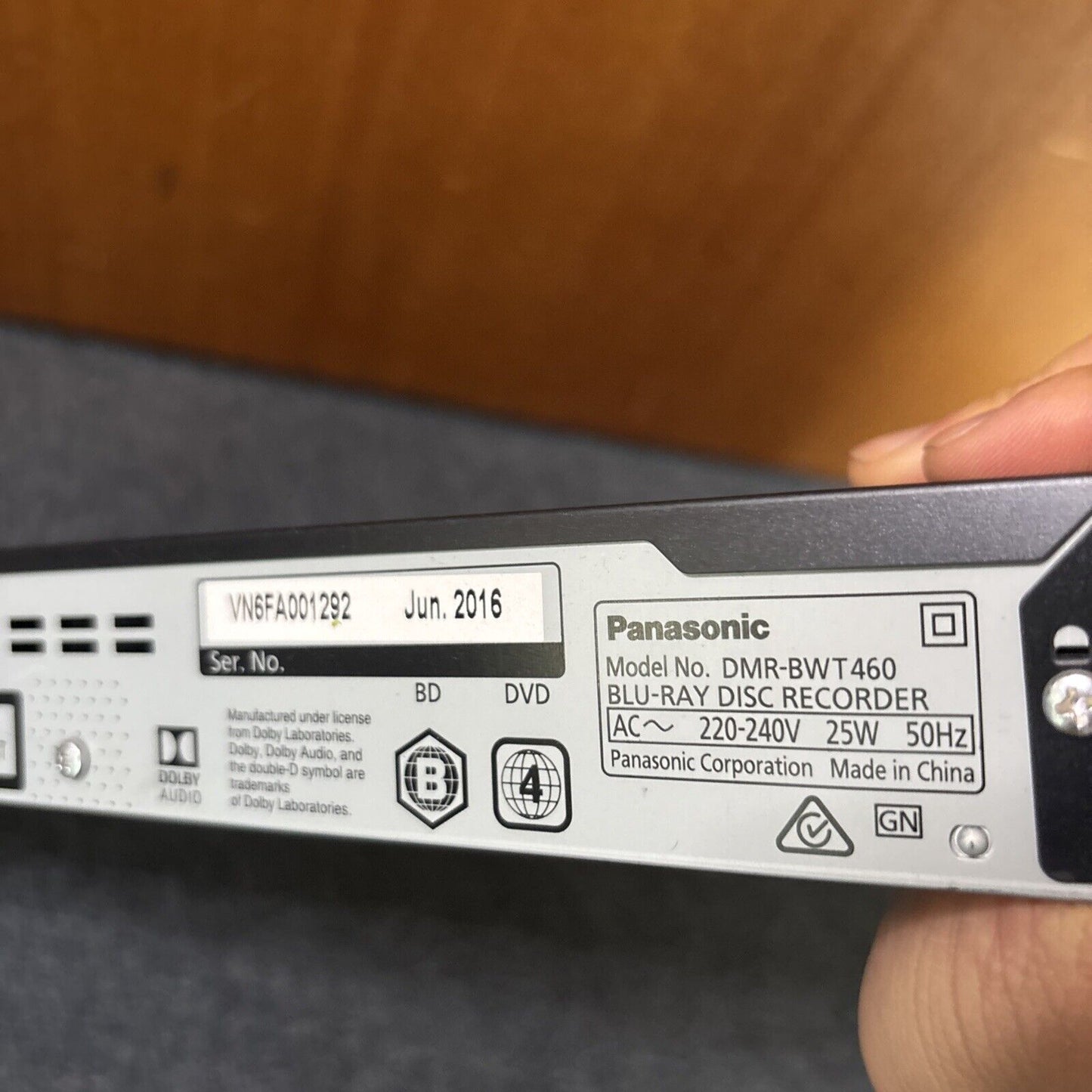 Panasonic Blu-ray Disc Recorder 500GB HDD w Remote Region B &4 DMR-BWT460