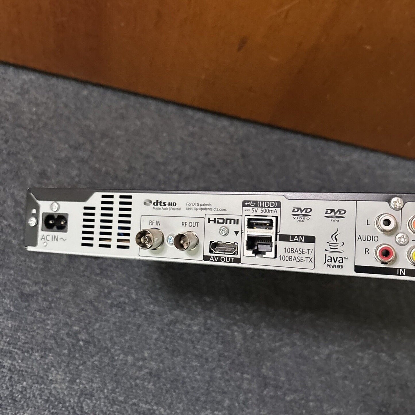 Panasonic Blu-ray Disc Recorder 500GB HDD w Remote Region B &4 DMR-BWT460