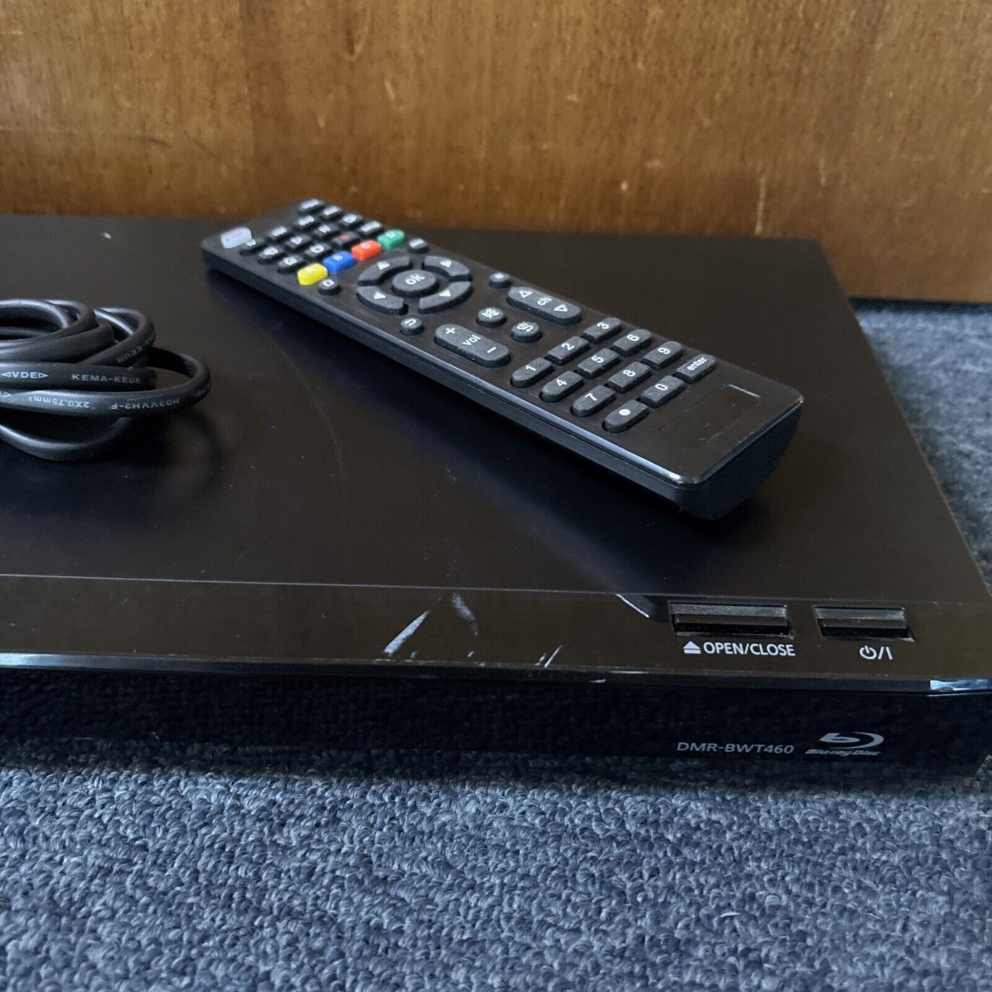 Panasonic Blu-ray Disc Recorder 500GB HDD w Remote Region B &4 DMR-BWT460
