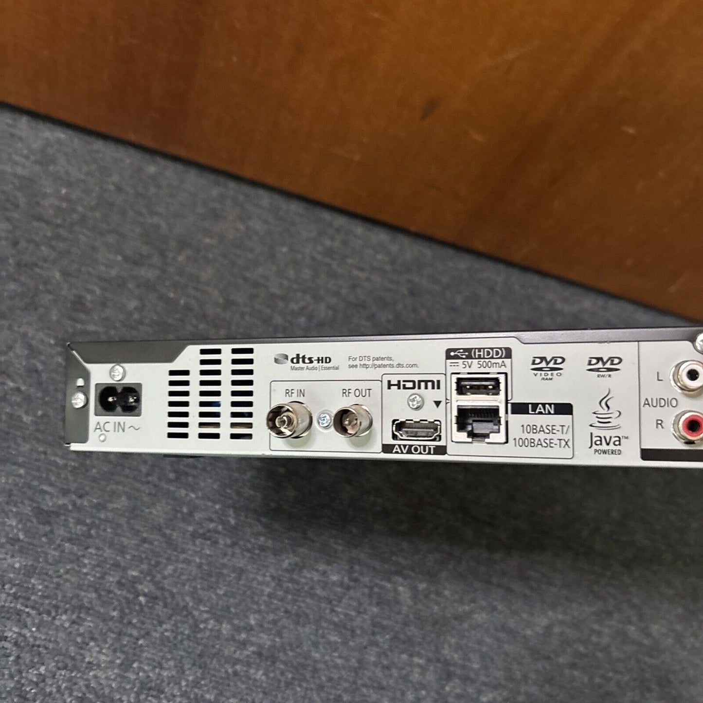 Panasonic Blu-ray Disc Recorder 500GB HDD w Remote Region B &4 DMR-BWT460