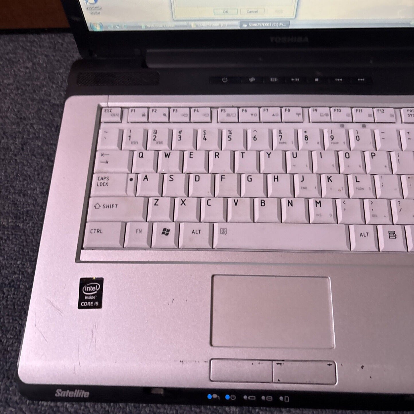 Toshiba Satellite A200 Laptop T2130 1GB RAM 105GB DVD *Requires New Battery*
