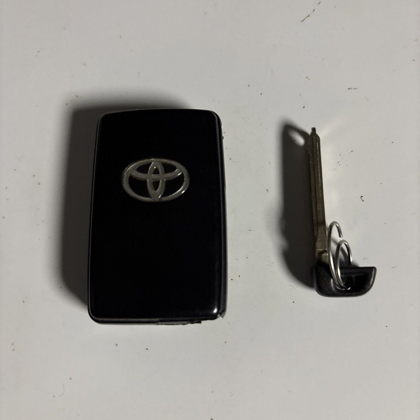 Toyota Key Fob Genuine Smart Key 1024 0512058a 0036 0509228A