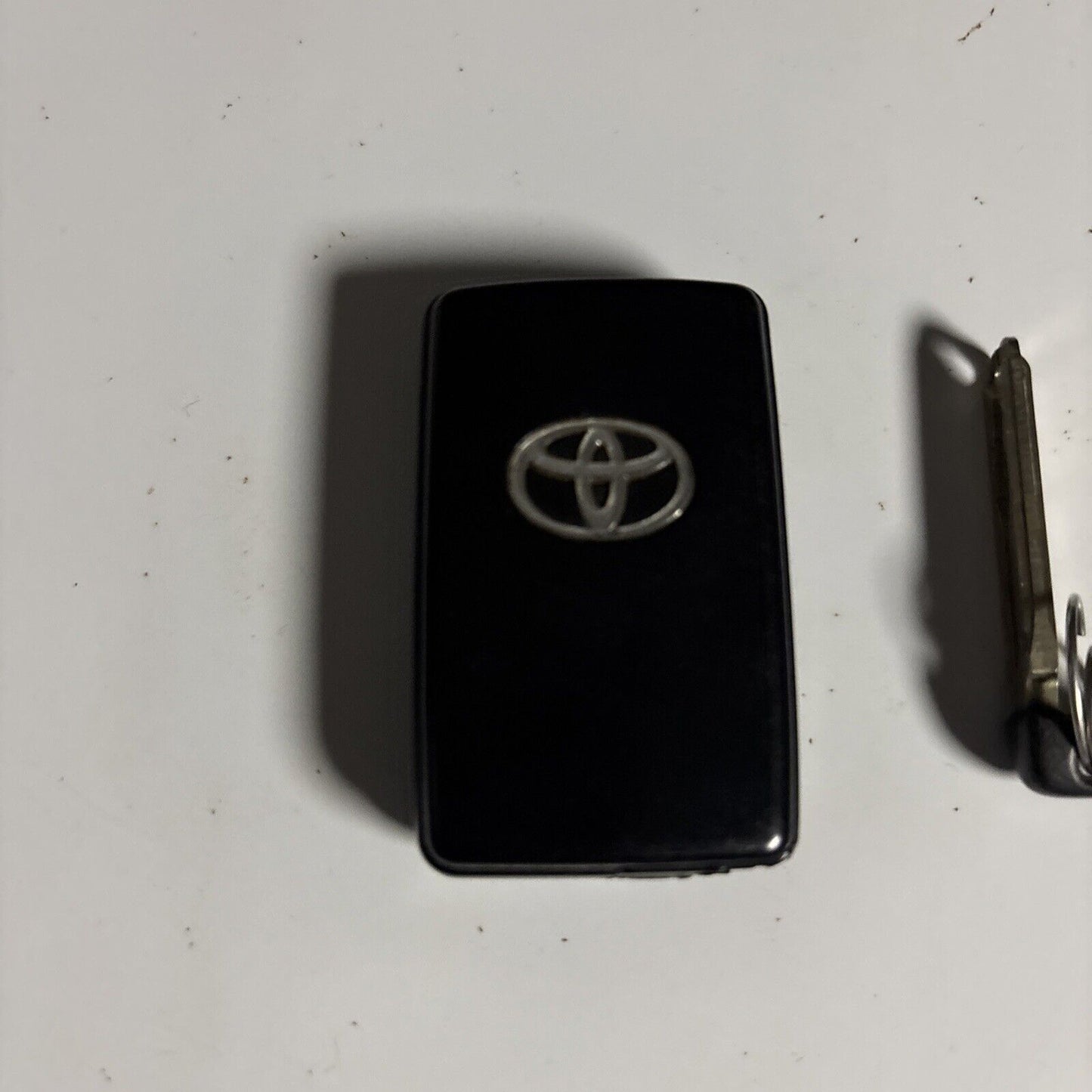 Toyota Key Fob Genuine Smart Key 1024 0512058a 0036 0509228A