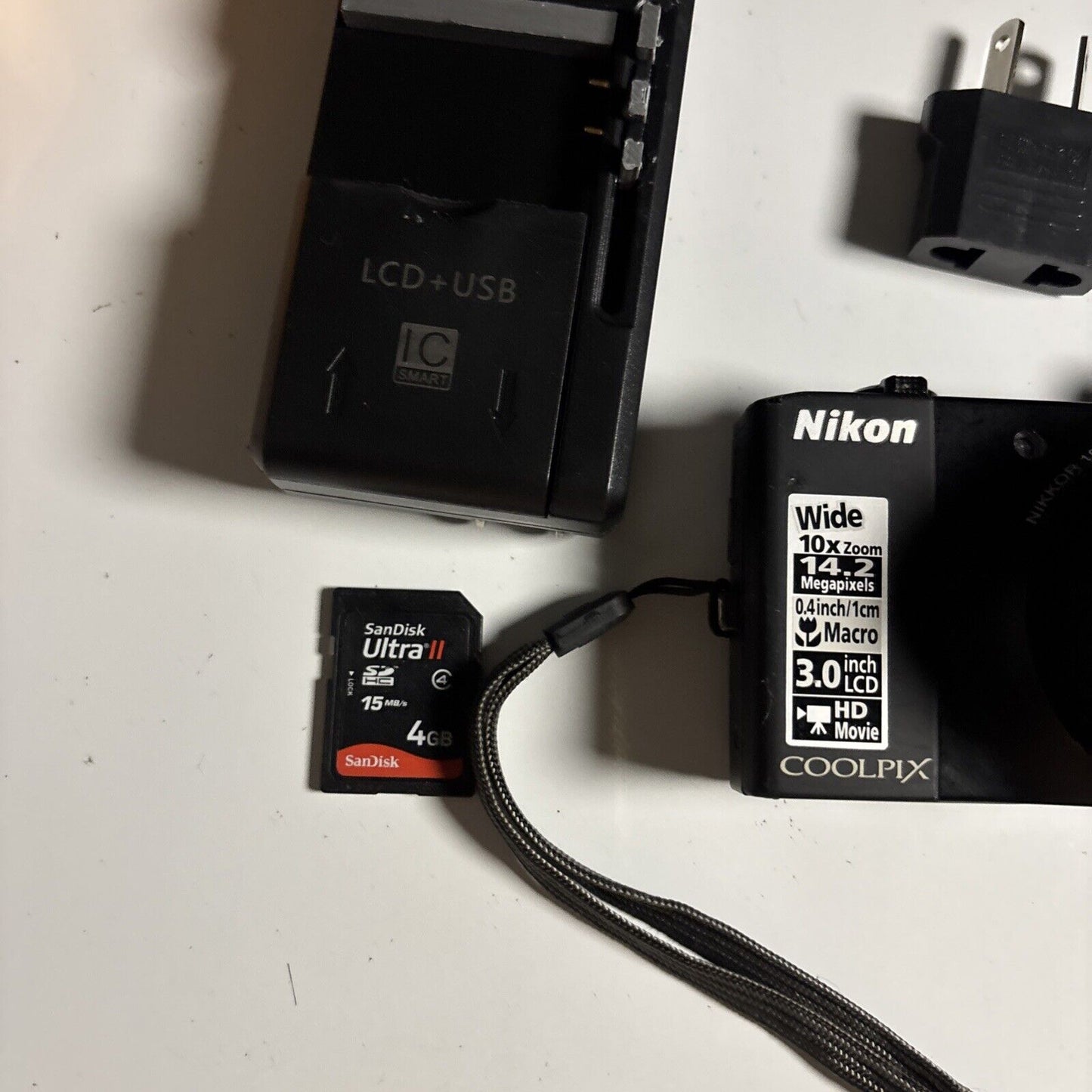 Nikon Coolpix S8000 Digital Camera 14.2MP 4GB SD Card