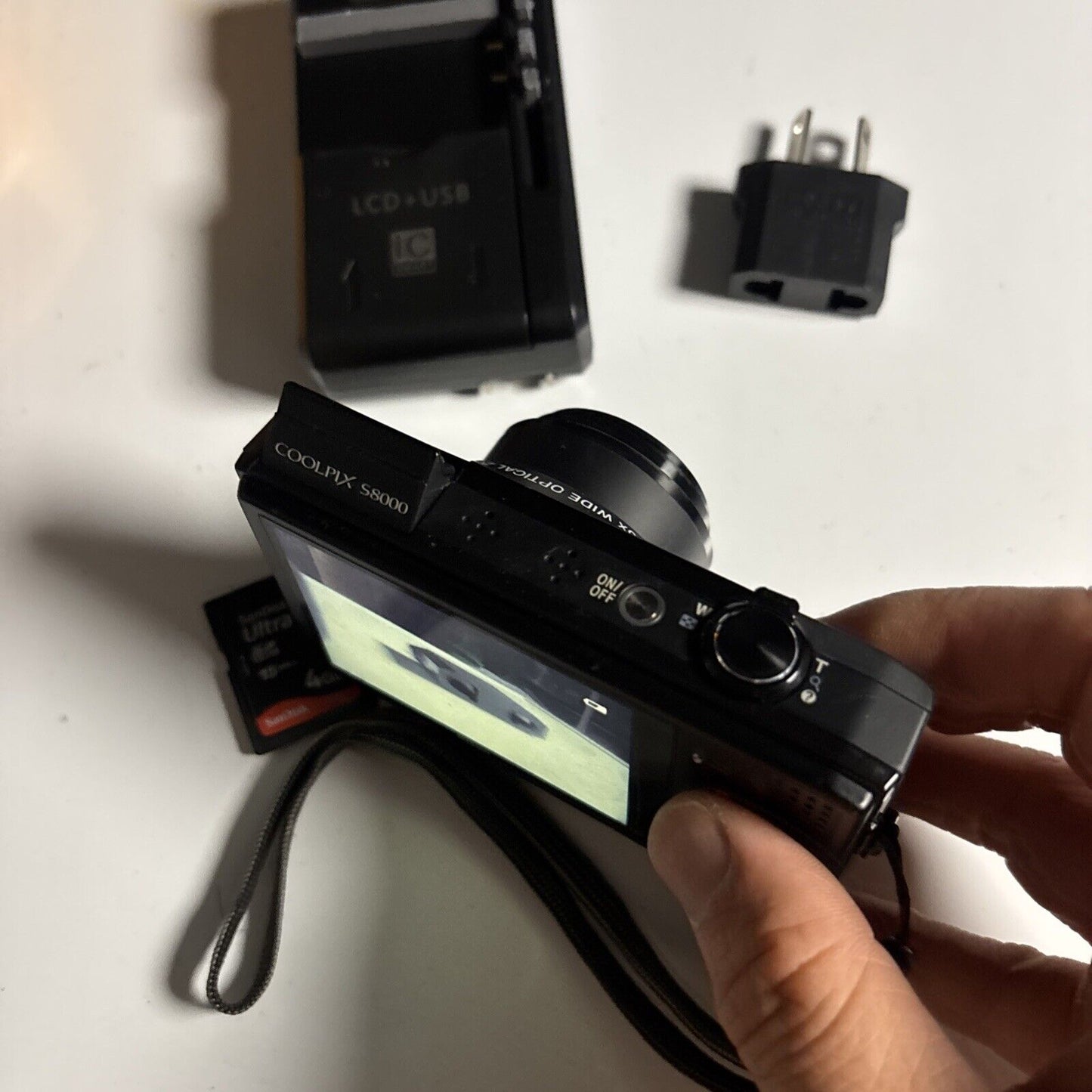 Nikon Coolpix S8000 Digital Camera 14.2MP 4GB SD Card