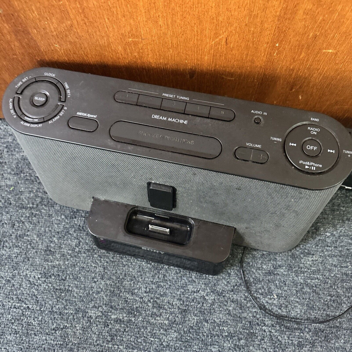 Sony Dream Machine Alarm Clock 30-pin iPod Dock AM/FM Radio ICF-C1ipmk2