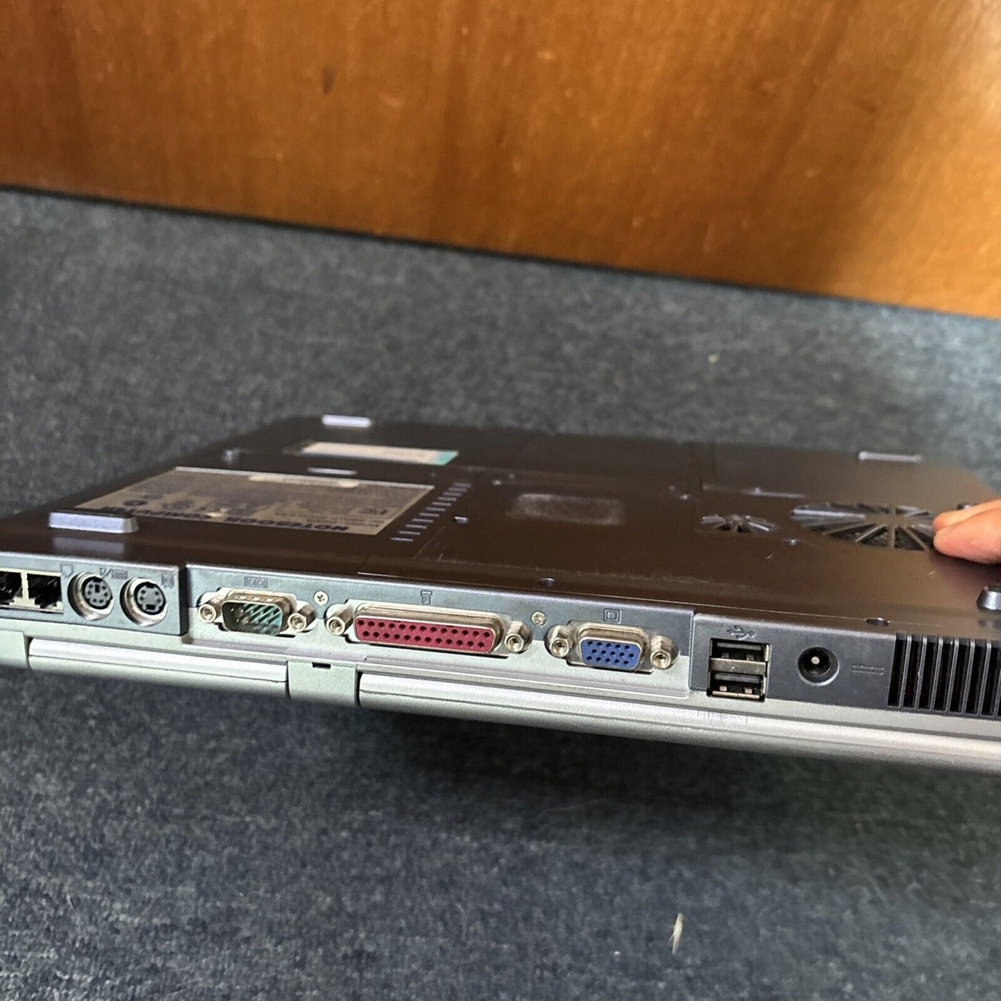 Clevo D400S 15" Laptop Pentium 4 DVD Floppy Disk Drive *For Parts Or Repair*