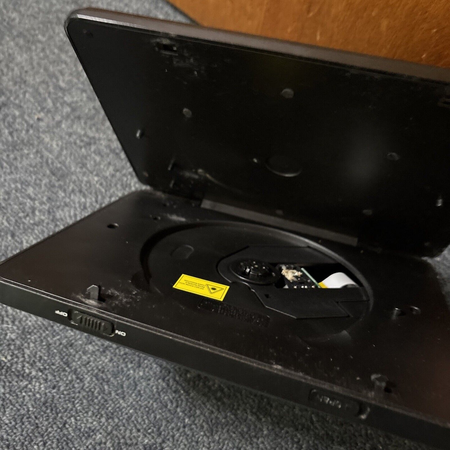 Olin 7" Portable DVD Player PD-7755