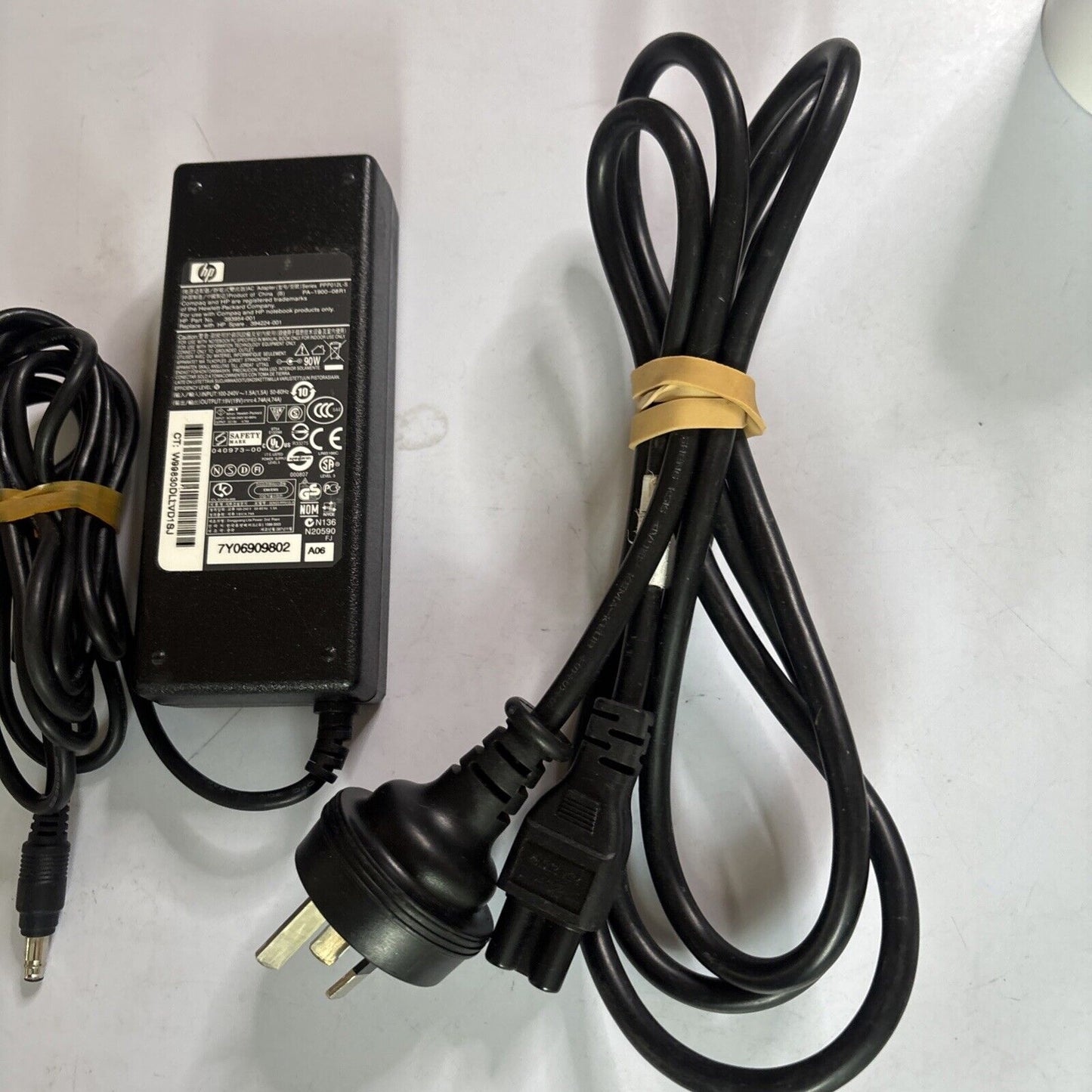 Genuine HP PPP012L-S AC Adapter 19V 4.7A 393954-001