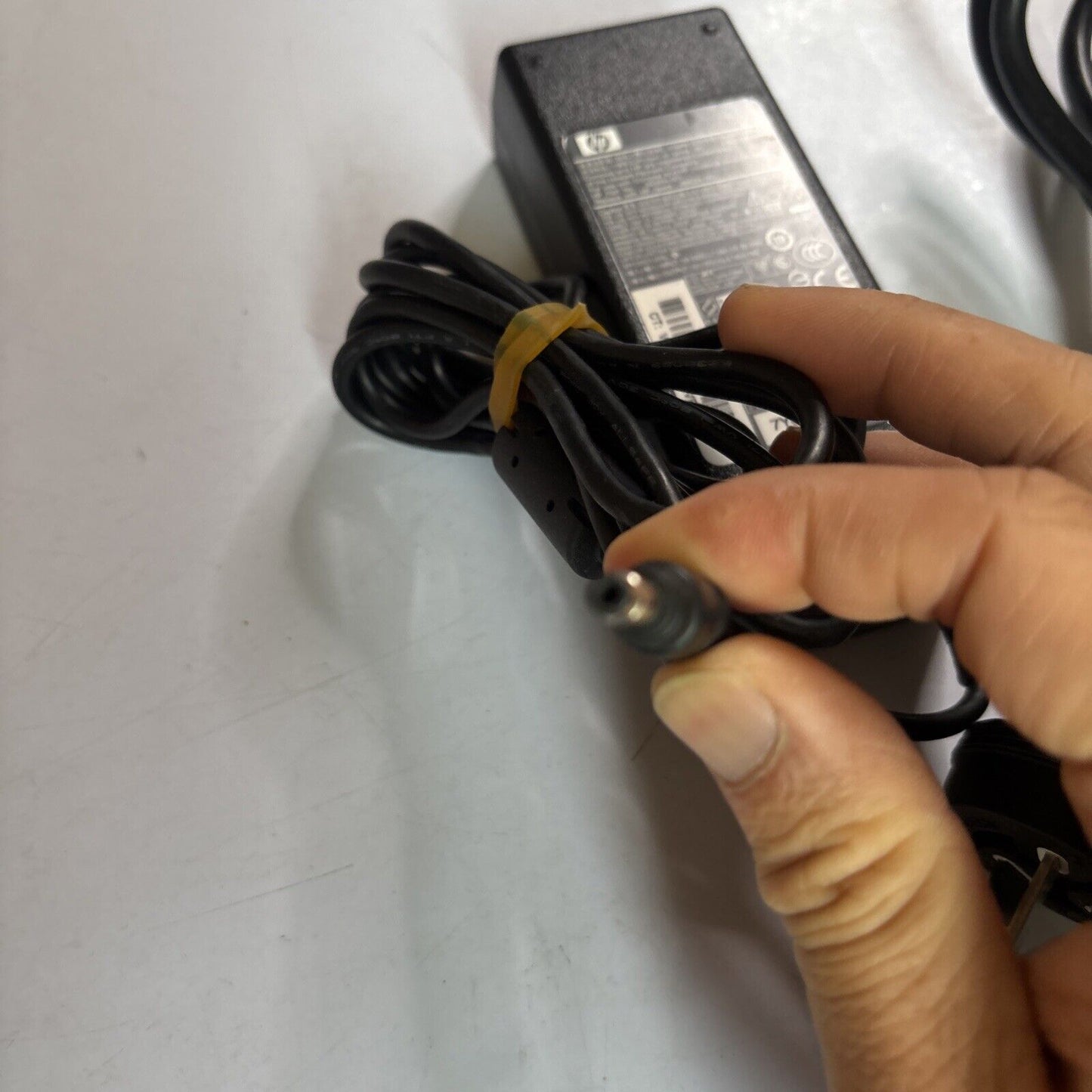 Genuine HP PPP012L-S AC Adapter 19V 4.7A 393954-001