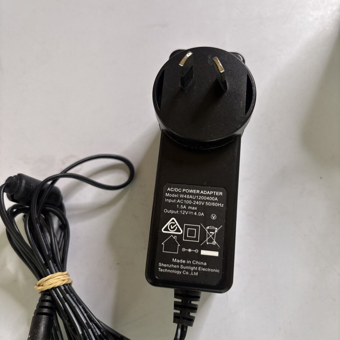 AC/DC Adapter 12V 4A AC 100-240V W48AU1200400A