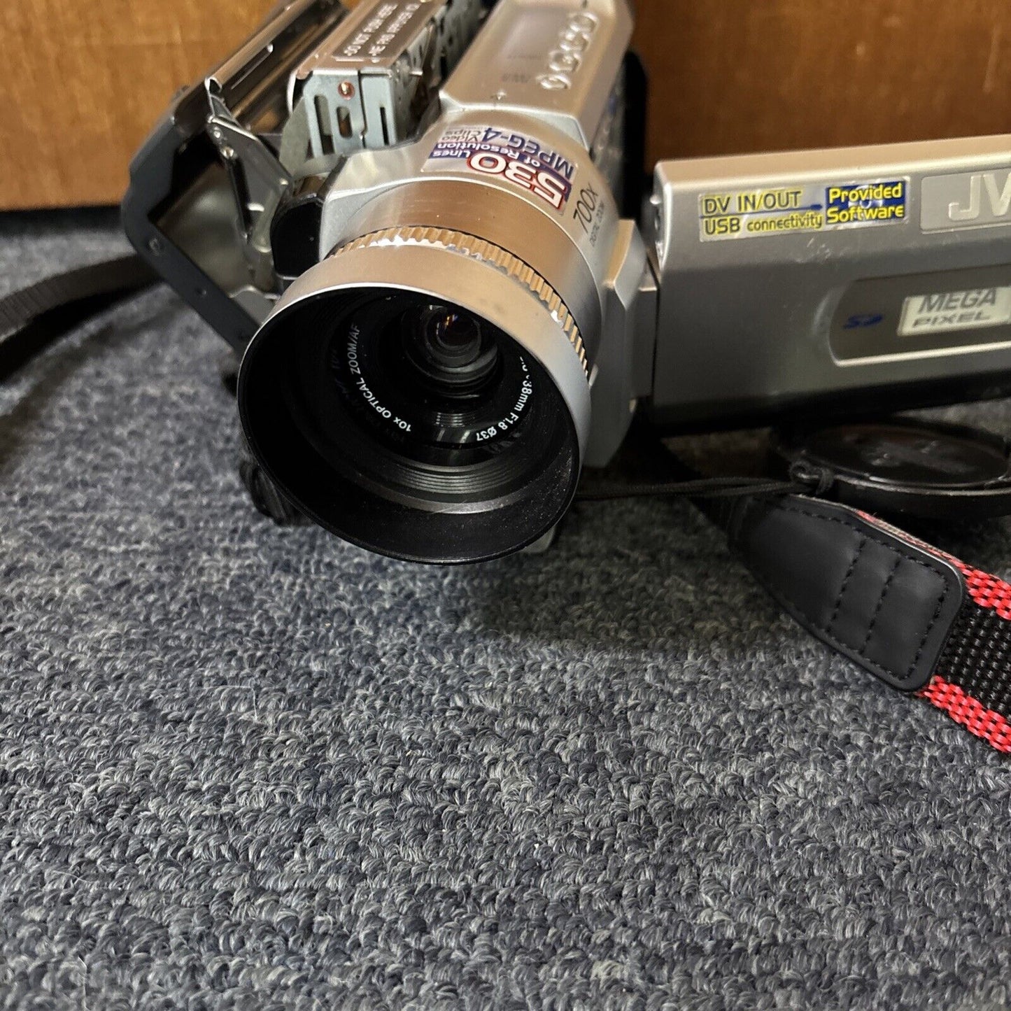 JVC Digital Video Camera GR-DVL820EA MiniDV *Not Working - For Parts Or Repair*