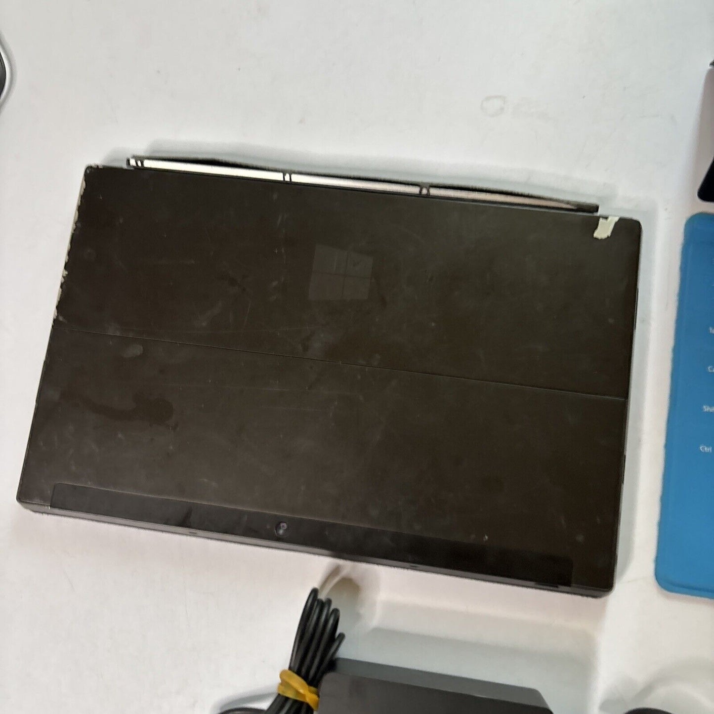 2x Microsoft Surface Windows RT 32GB Model 1516 2GB RAM Keyboard *1x AC Adapter*