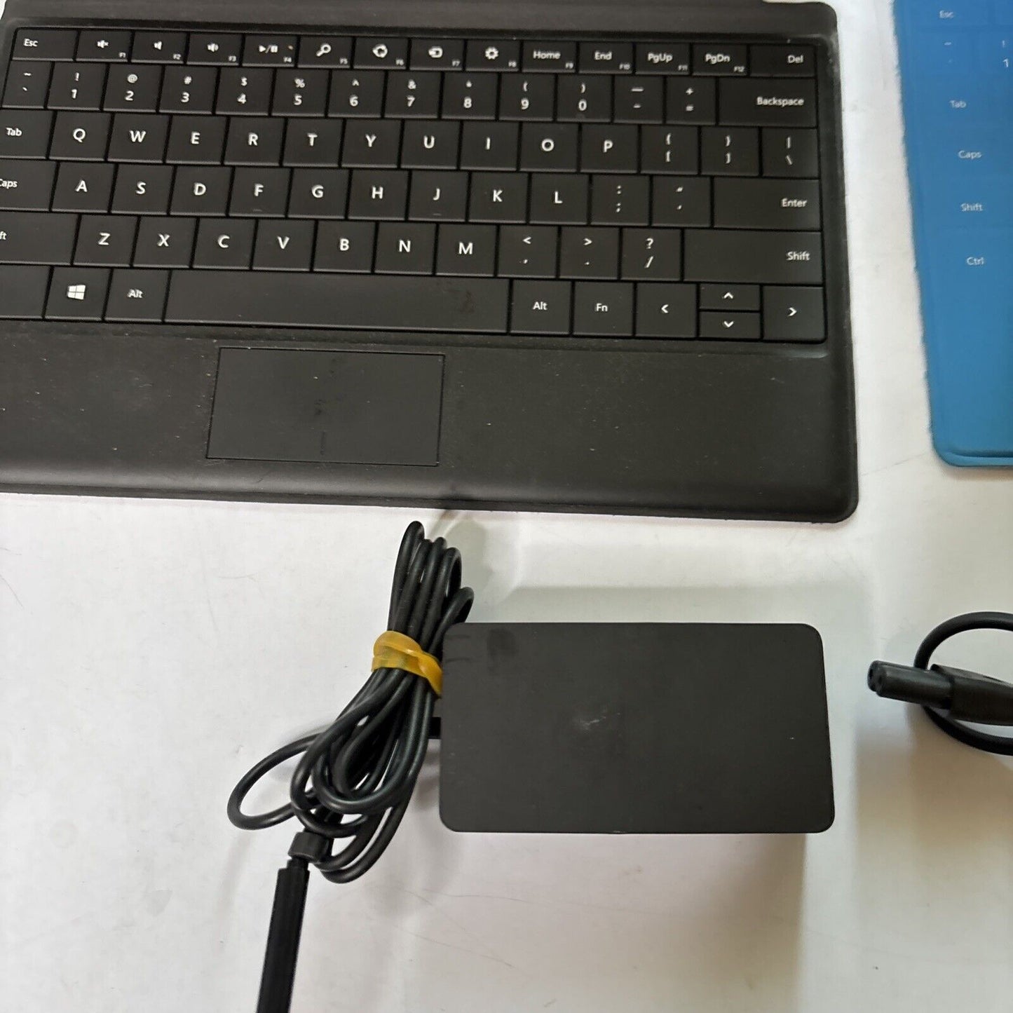 2x Microsoft Surface Windows RT 32GB Model 1516 2GB RAM Keyboard *1x AC Adapter*