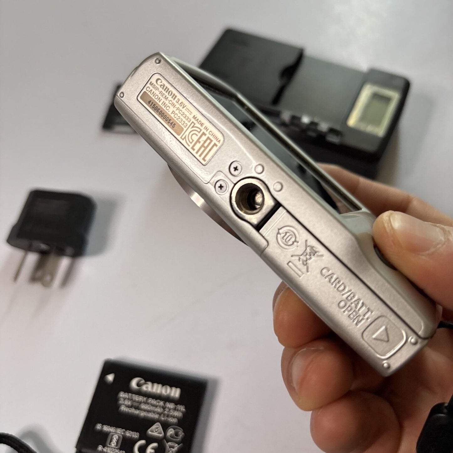 Canon IXUS 185 / ELPH 180 Digital Camera 1GB SD Card 20MP