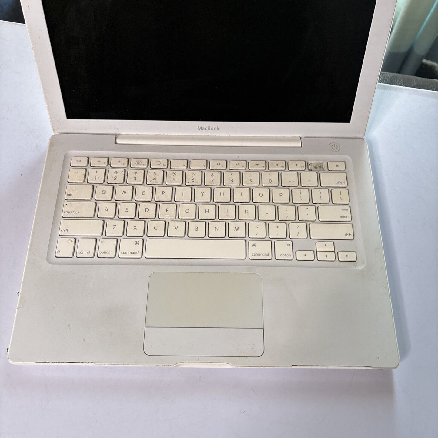 Apple MacBook A1181 2gb RAM *For Parts Or Repair*