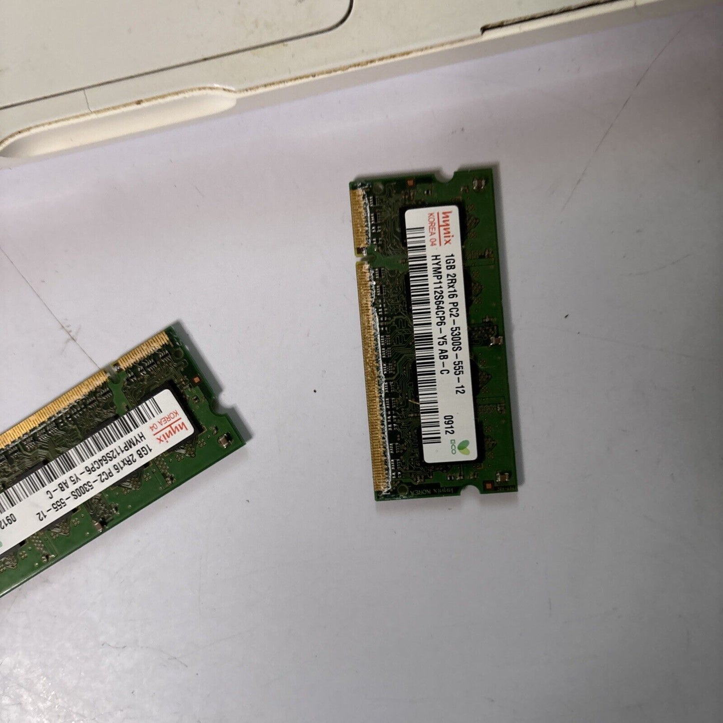 Apple MacBook A1181 2gb RAM *For Parts Or Repair*