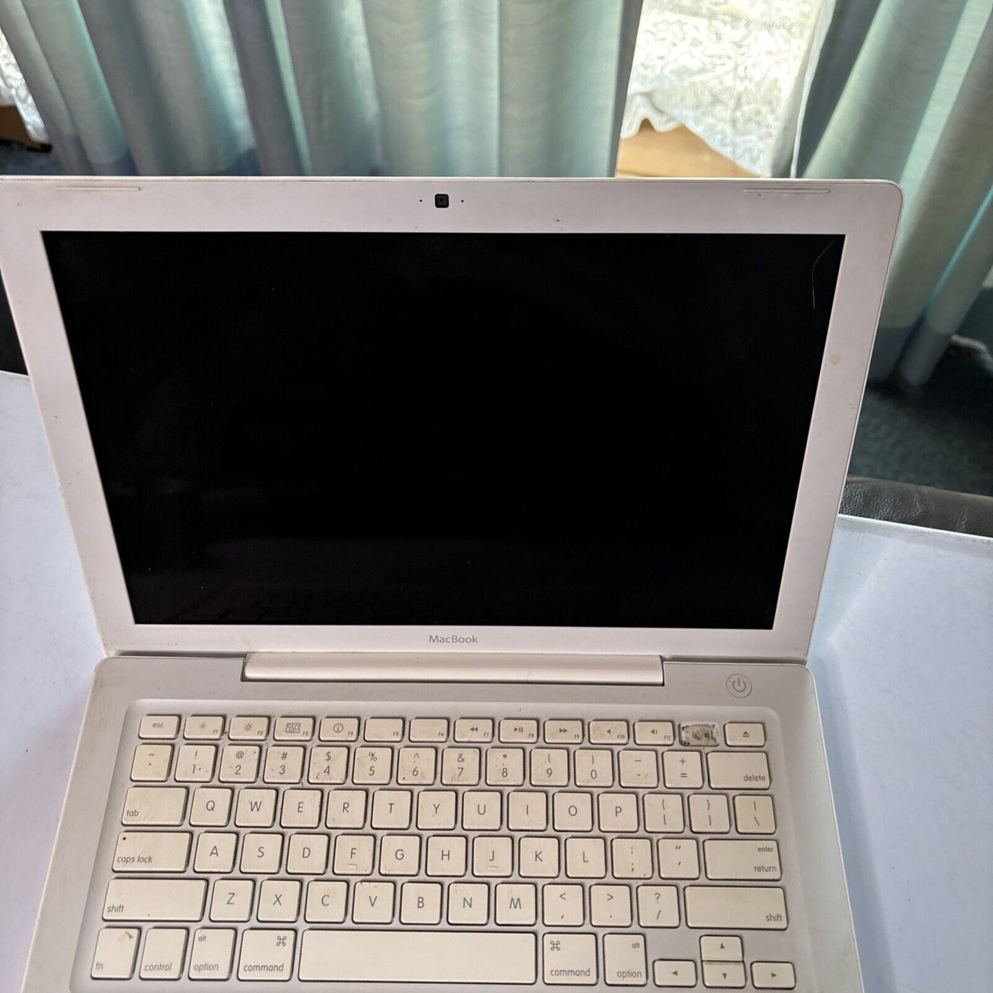 Apple MacBook A1181 2gb RAM *For Parts Or Repair*