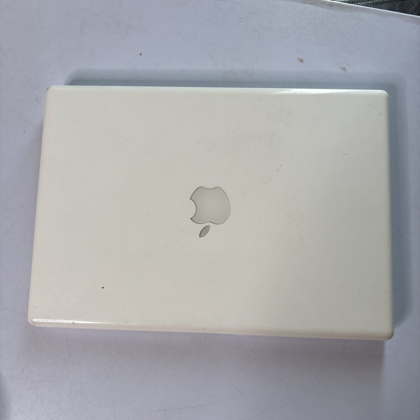 Apple MacBook A1181 2gb RAM *For Parts Or Repair*